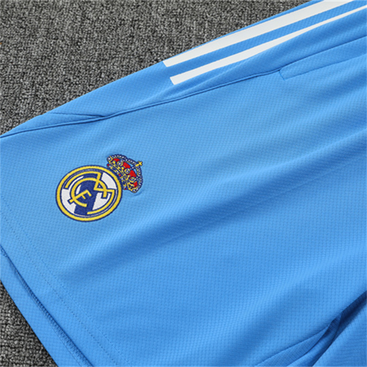 TKH-turbokithub-Real Madrid 25-26 Kids Short-Sleeve Training Set - Sky Blue Top and Sky Blue Shorts