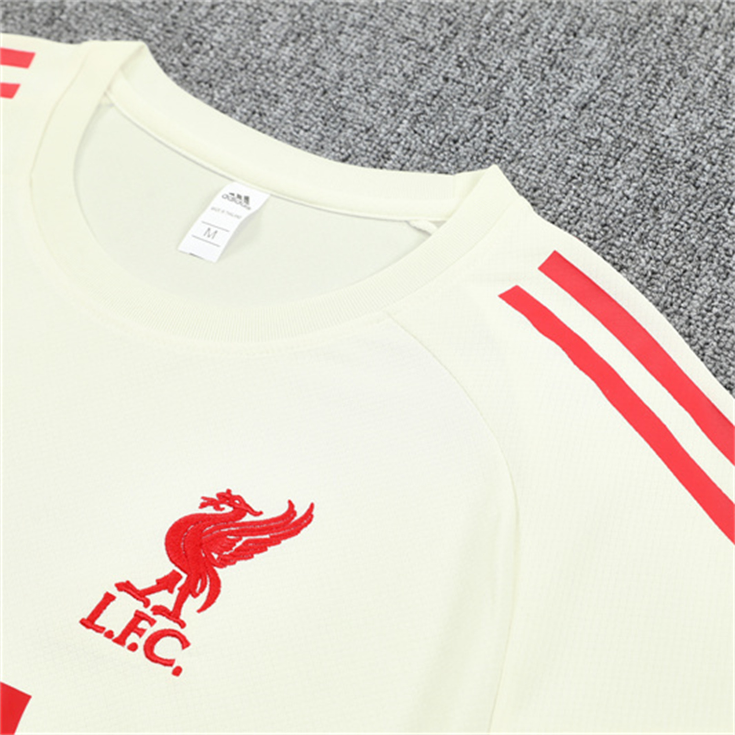 TKH-turbokithub-Liver.pool 25-26 Short-Sleeve Training Set Off White Top & Black Shorts
