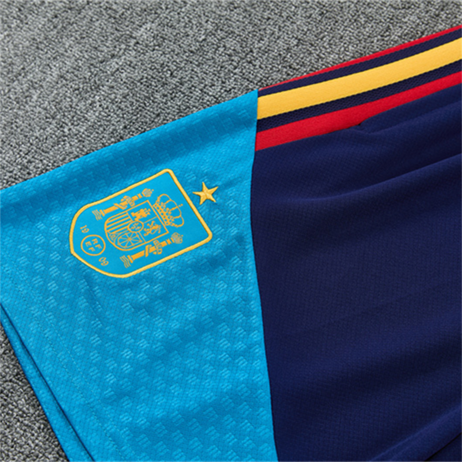 TKH-turbokithub-Spain 2026 Kids Short-Sleeve Training Set - Royal Blue And Yellow Top & Royal Blue Shorts