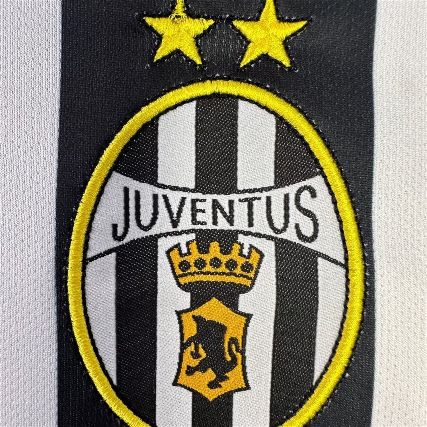 TKH-turbokithub-Retro Juventus 2002-03 European Home Long Sleeves Jersey