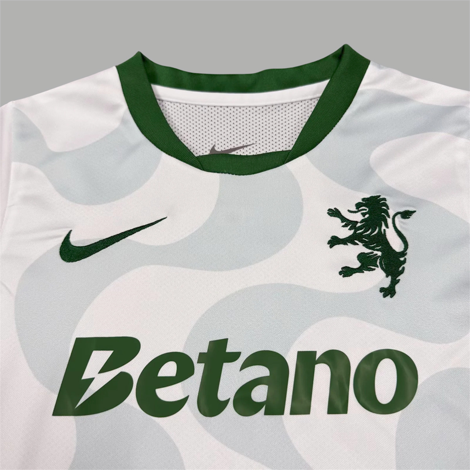 TKH-turbokithub-Sporting CP 25-26 Away Kids Kit