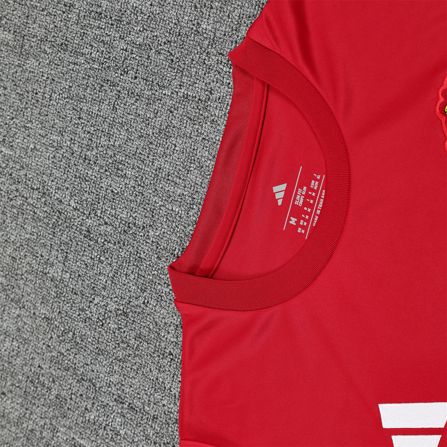 TKH-turbokithub-Manchester United 25-26 Vest Training Set - Pure Red Vest & Black Shorts