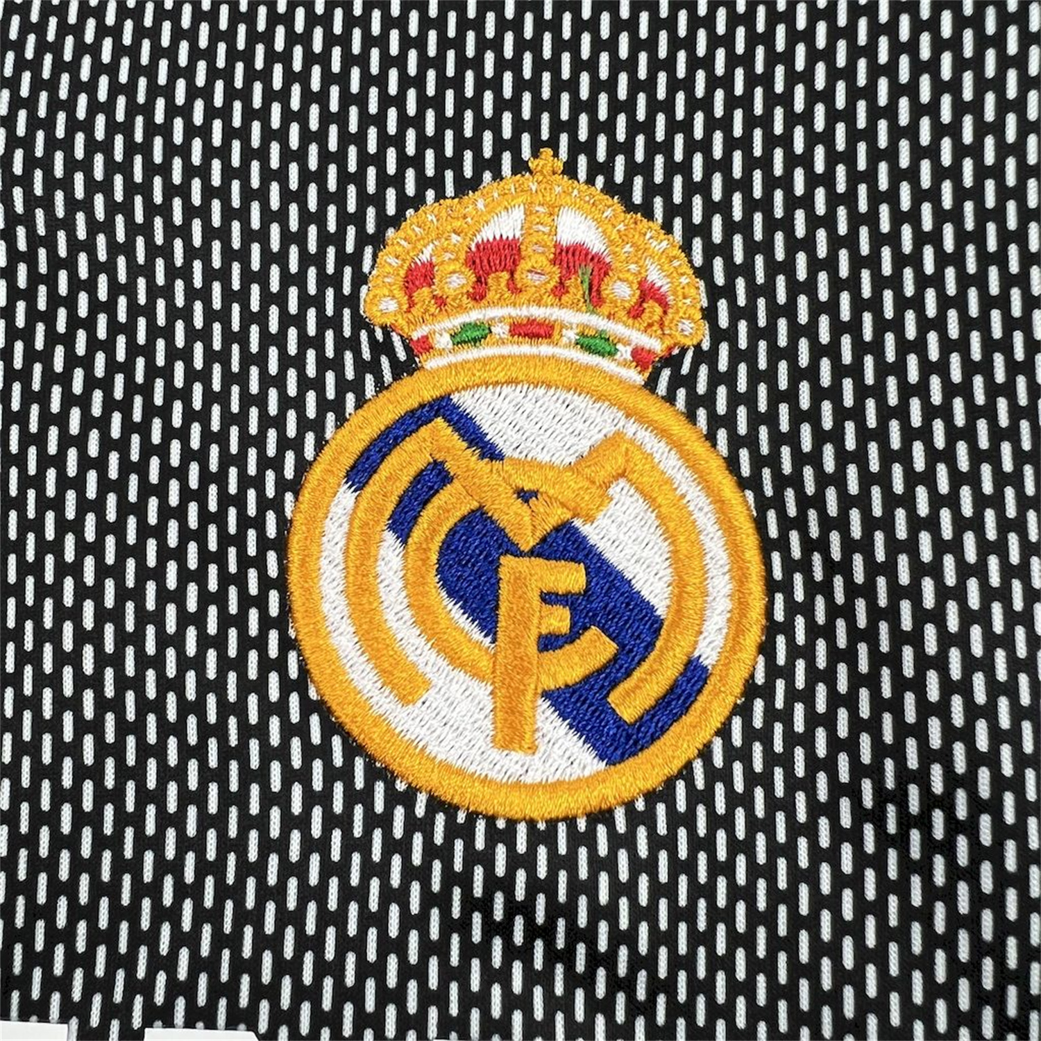 TKH-turbokithub-Retro Real Madrid 2002-03 Grey Goalkeeper Jersey