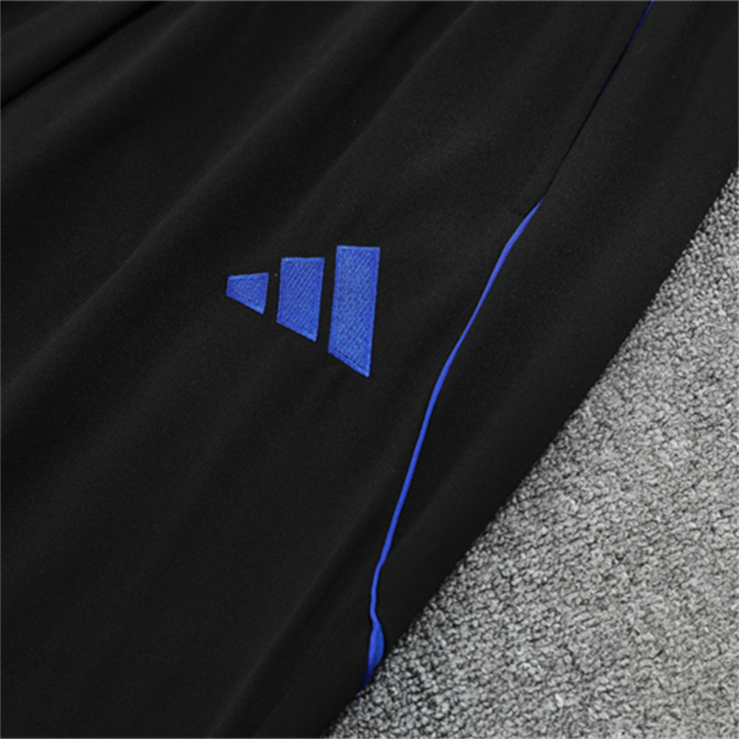 TKH-turbokithub-Real Madrid 25-26 Long Sleeve Training Set - White Loong Black Blue Top and Black Pants
