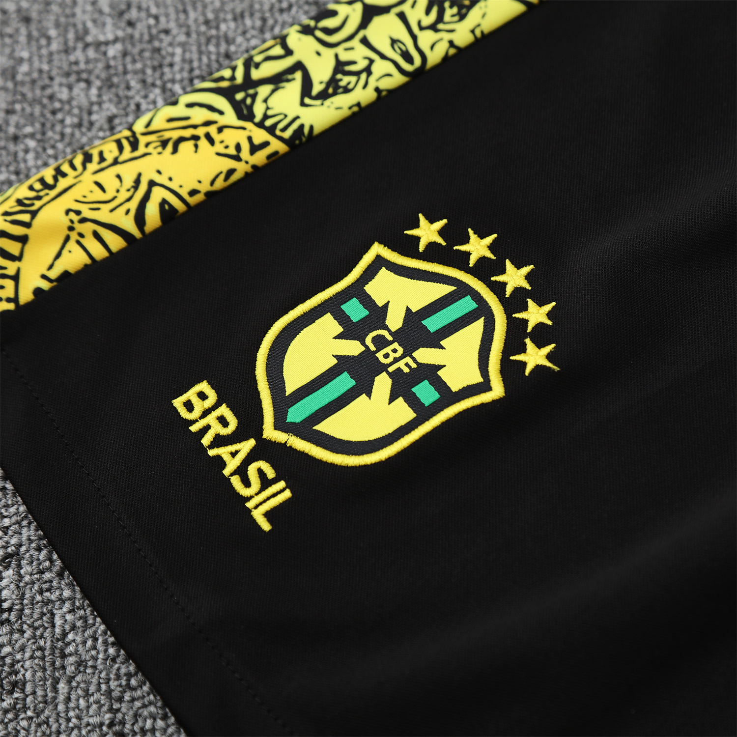TKH-turbokithub-Brazil 25-26 Yellow Jesus Statue Short-Sleeve Training Set - Yellow Top & Black Shorts