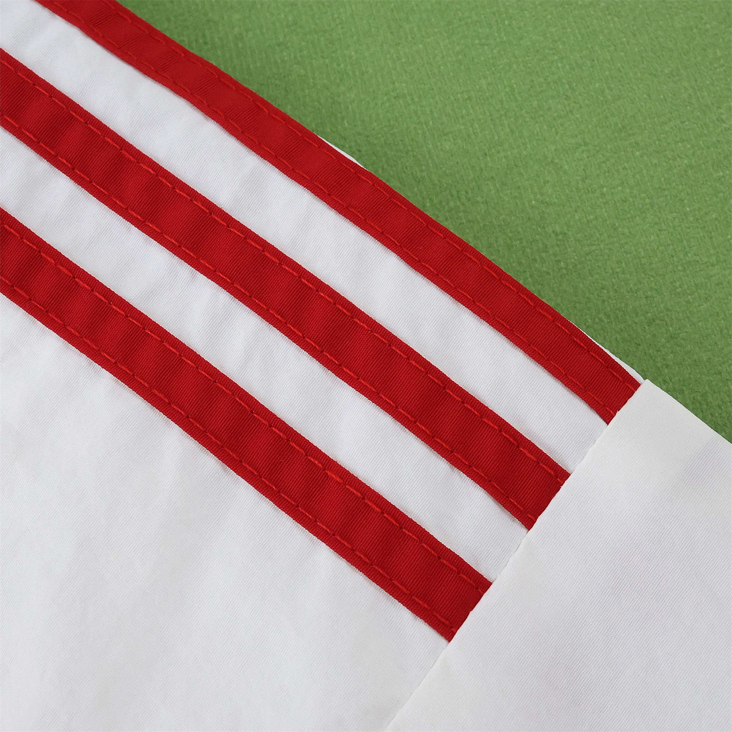 TKH-turbokithub-River Plate 25-26 Throwback Windbreaker Jacket - White