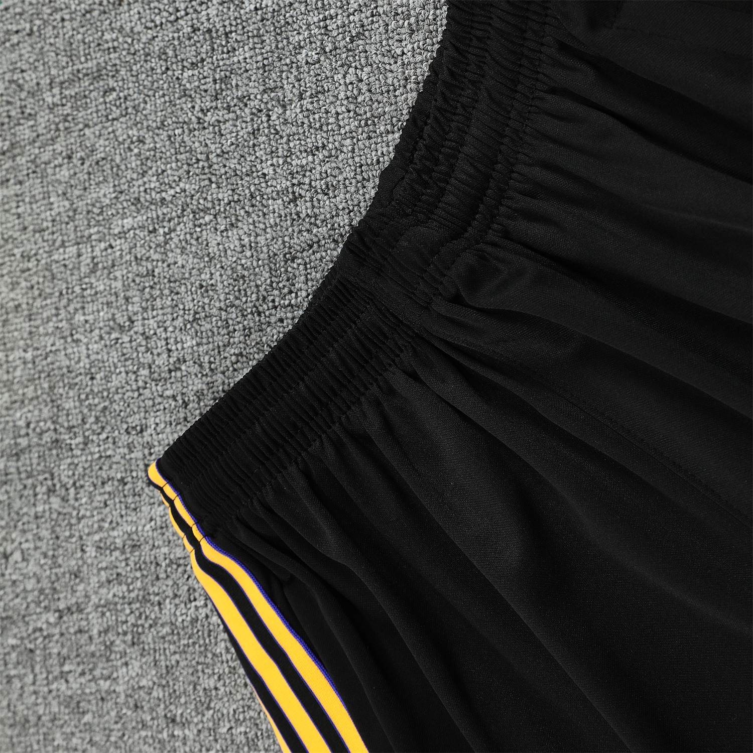TKH-turbokithub-Manchester United 25-26 Trefoil Travel Short-Sleeve Training Set - Black Top & Black Shorts
