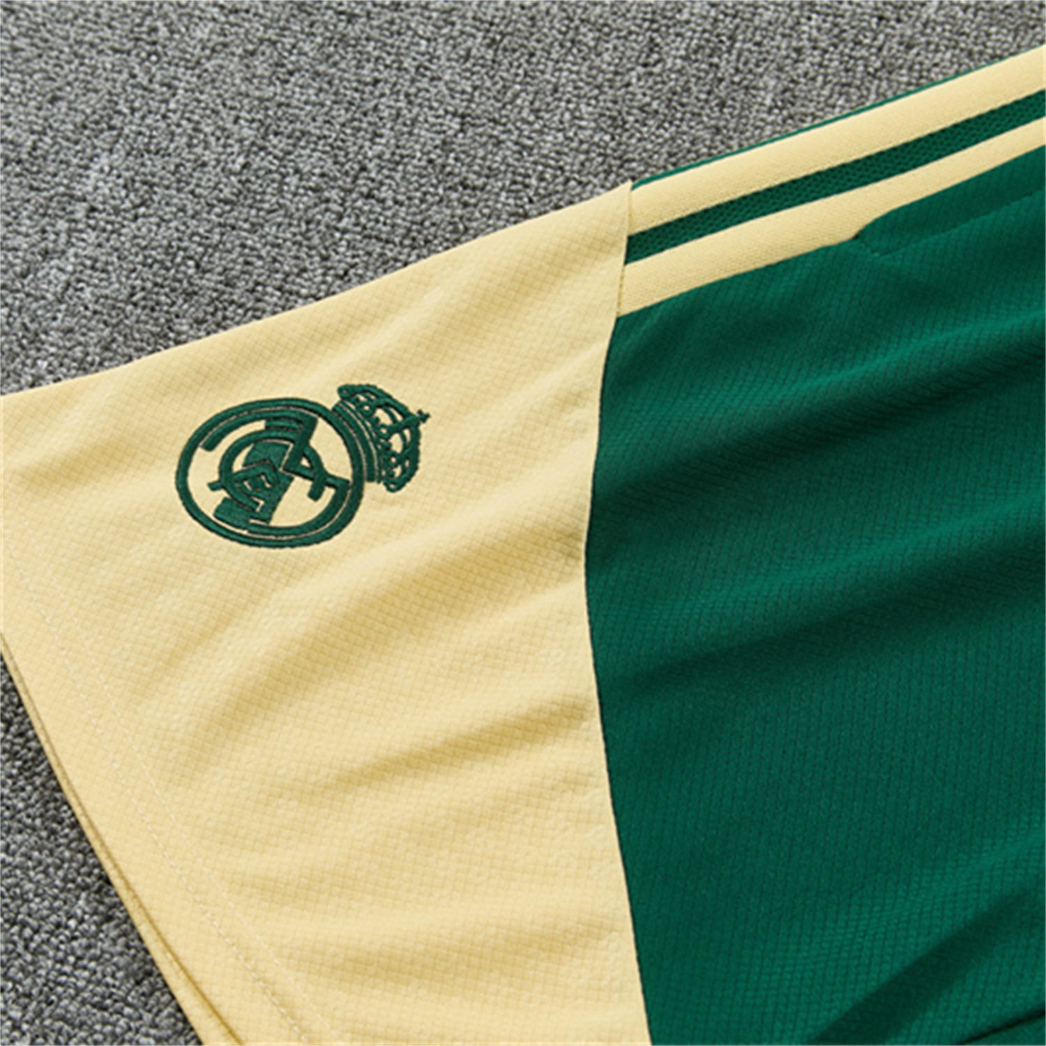 TKH-turbokithub-Real Madrid 26-27 Short-Sleeve Training Set - Green Camouflage Top & Green Shorts