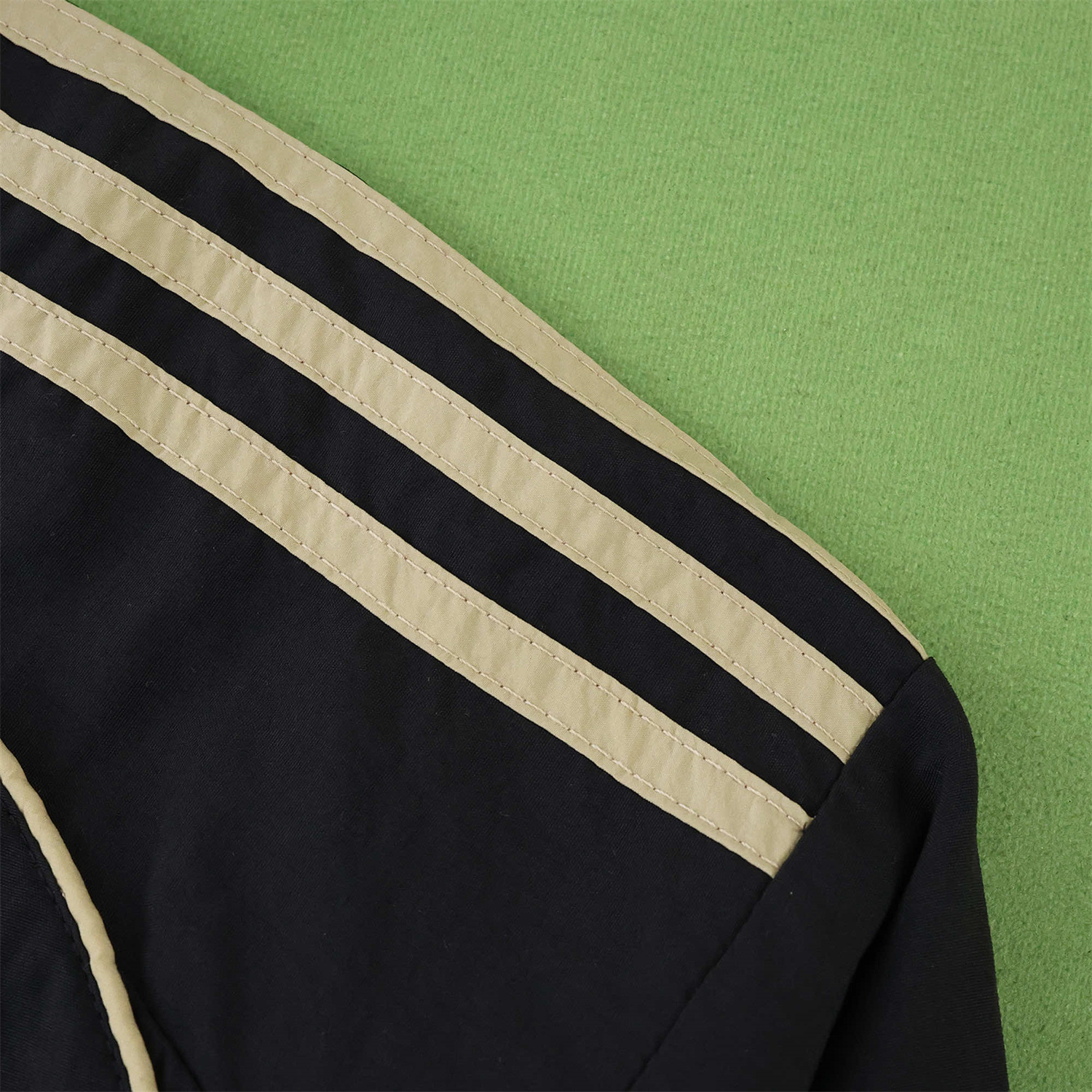 TKH-turbokithub-Liver.pool 25-26 Throwback Windbreaker Jacket - Black