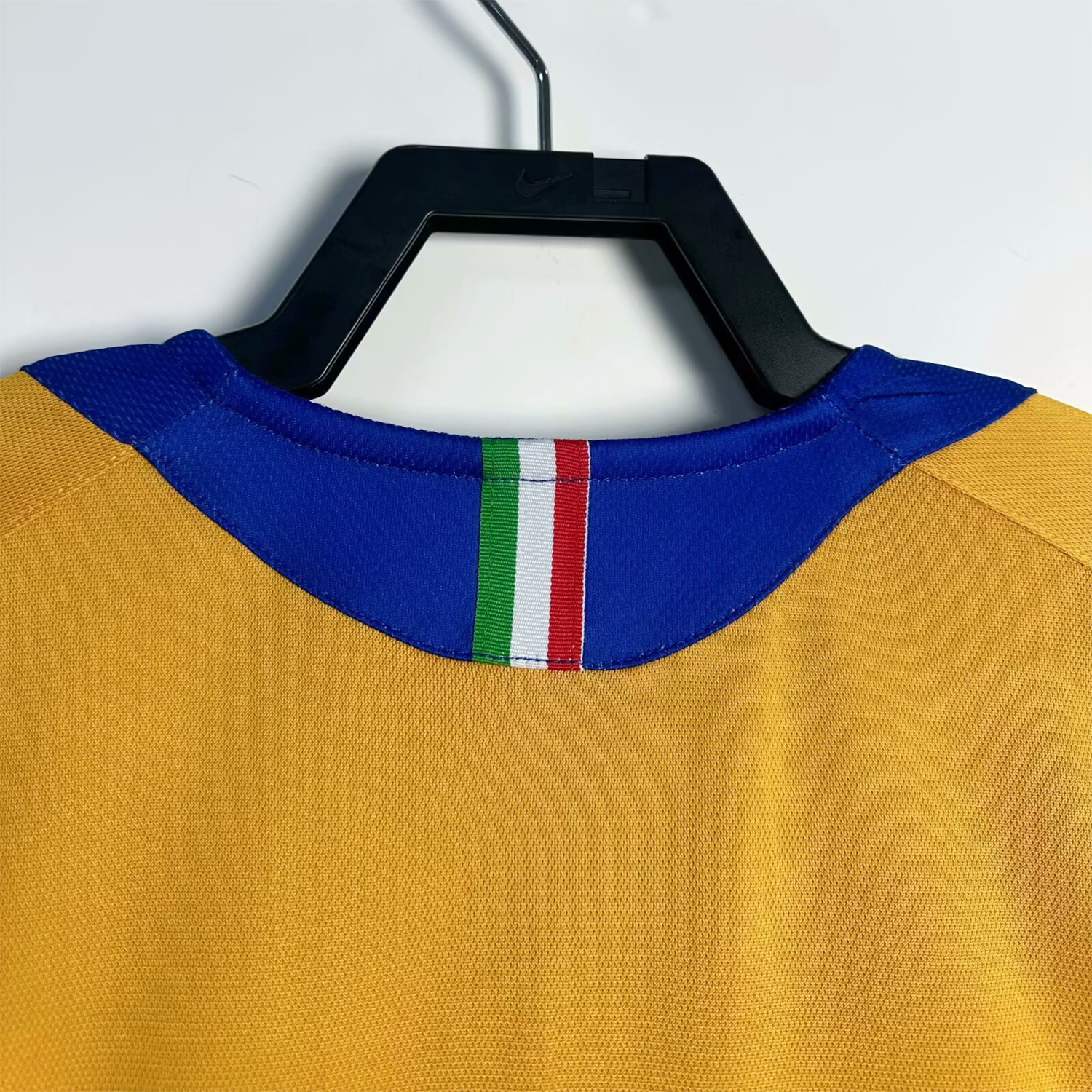 TKH-turbokithub-Retro Juventus 2005-06 Third Jersey