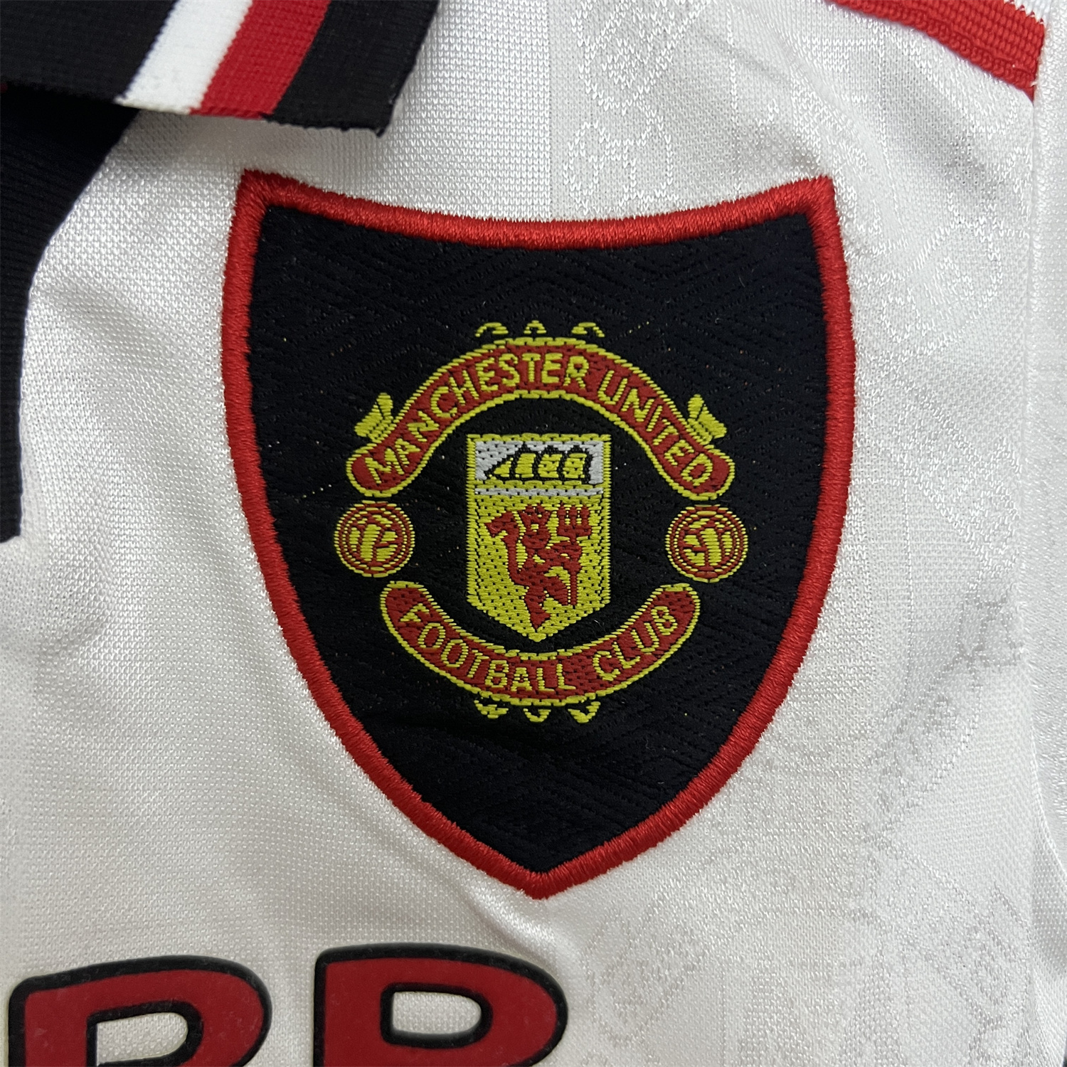 TKH-turbokithub-Retro Manchester United 1997-98 Away Kids Kit
