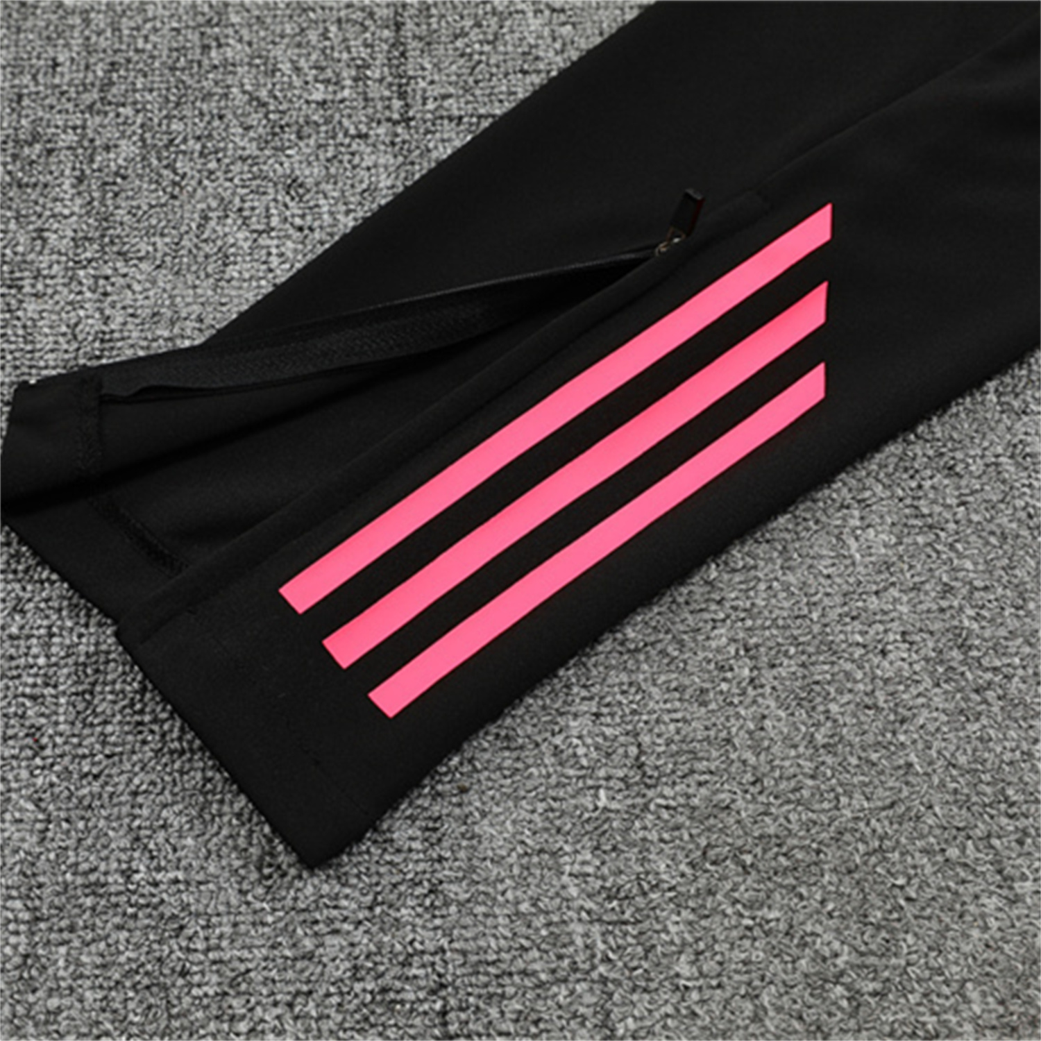 TKH-turbokithub-Arsenal 25-26 Long Sleeve Training Set - Pink Logo Black Top & Black Pants