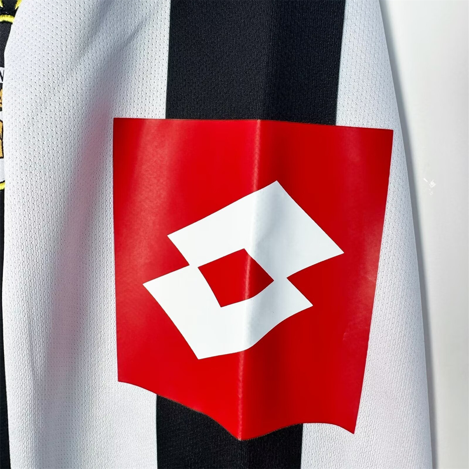 TKH-turbokithub-Retro Juventus 2002-03 European Home Long Sleeves Jersey