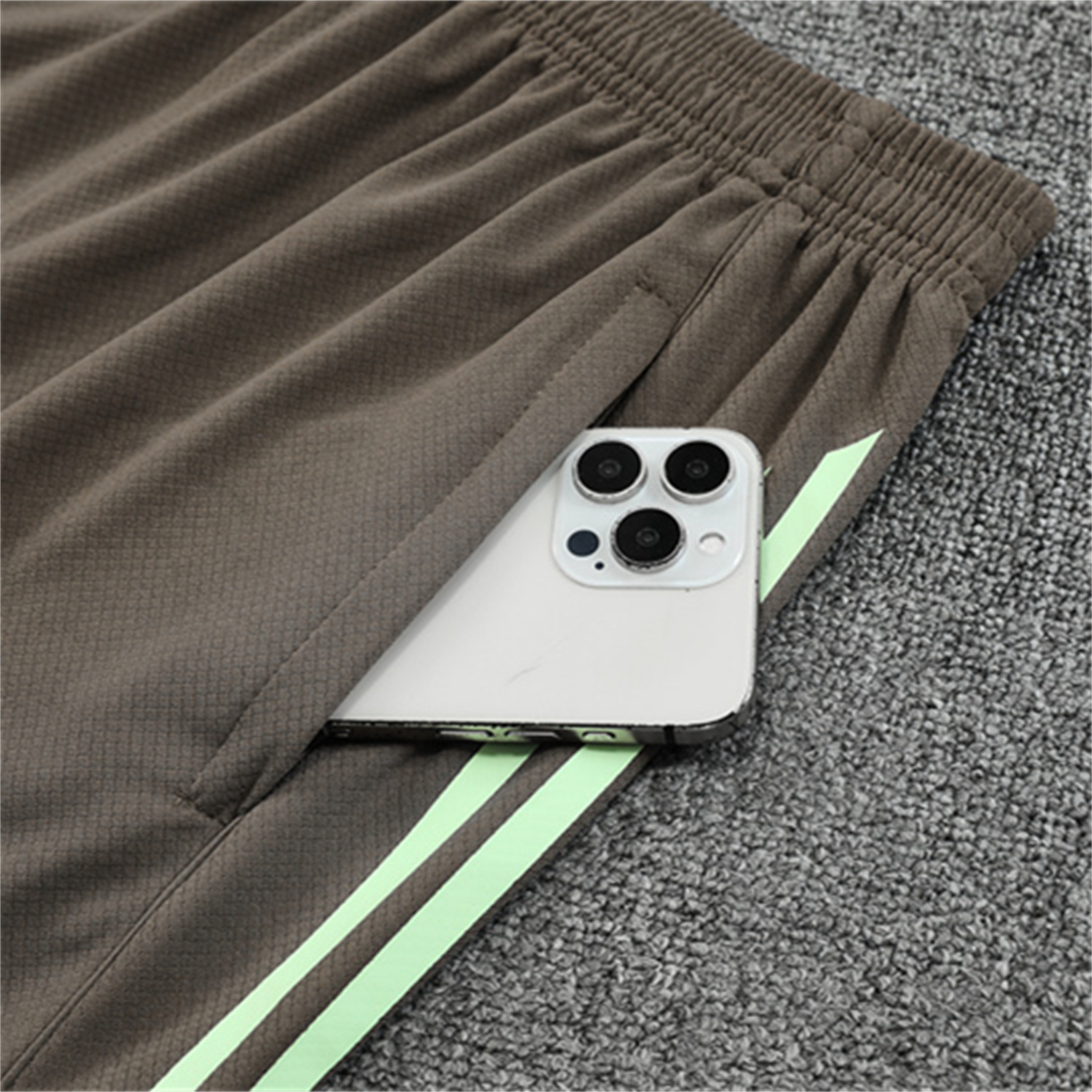 TKH-turbokithub-Real Madrid 25-26 Short-Sleeve Training Set - Light Green Top and Dark Khaki Shorts