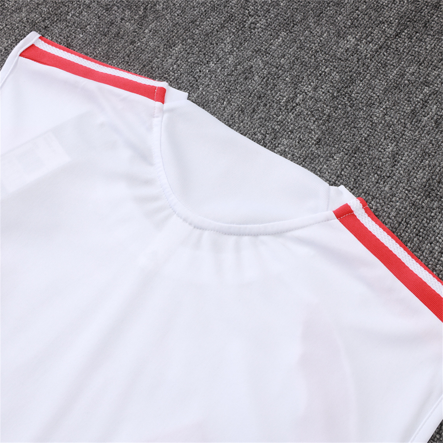 TKH-turbokithub-SC Internacional 2026 Vest Training Set - White Vest and Red Shorts
