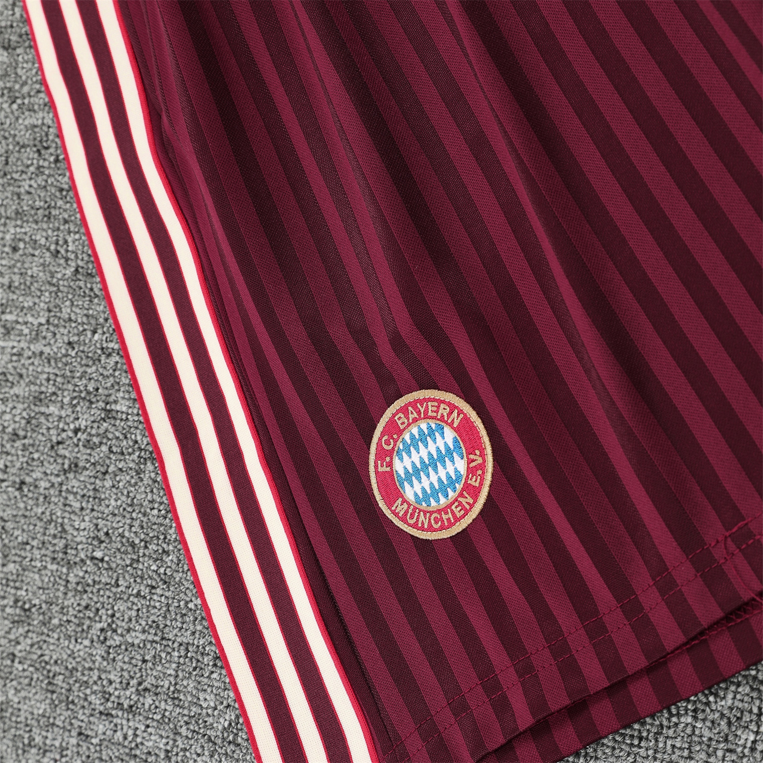 TKH-turbokithub-Bayern Munich 25-26 Short-Sleeve Training Set - Wine Red Lines Top & Wine Red Lines Shorts