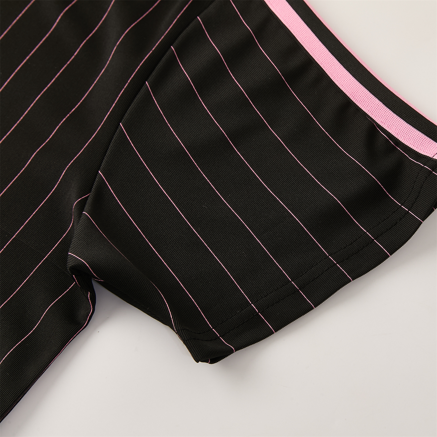 TKH-turbokithub-Juventus 26-27 Short-Sleeve Training Set - Pink Lines Black Top & Shorts