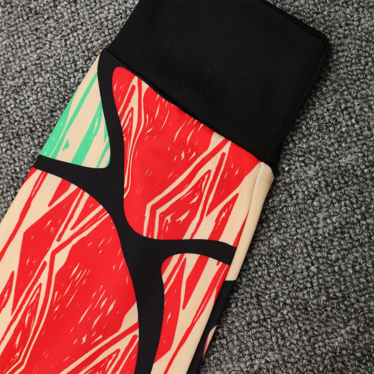 TKH-turbokithub-Arsenal 25-26 Training Hoodie Set - Red Green Hoodie and Black Pants
