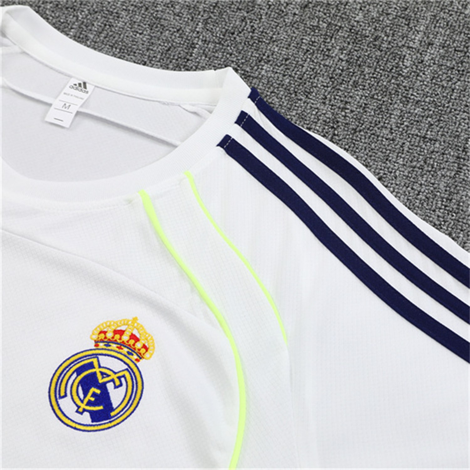TKH-turbokithub-Real Madrid 25-26 Kids Short-Sleeve Training Set - White Urban Purist Style Top and Blue Shorts