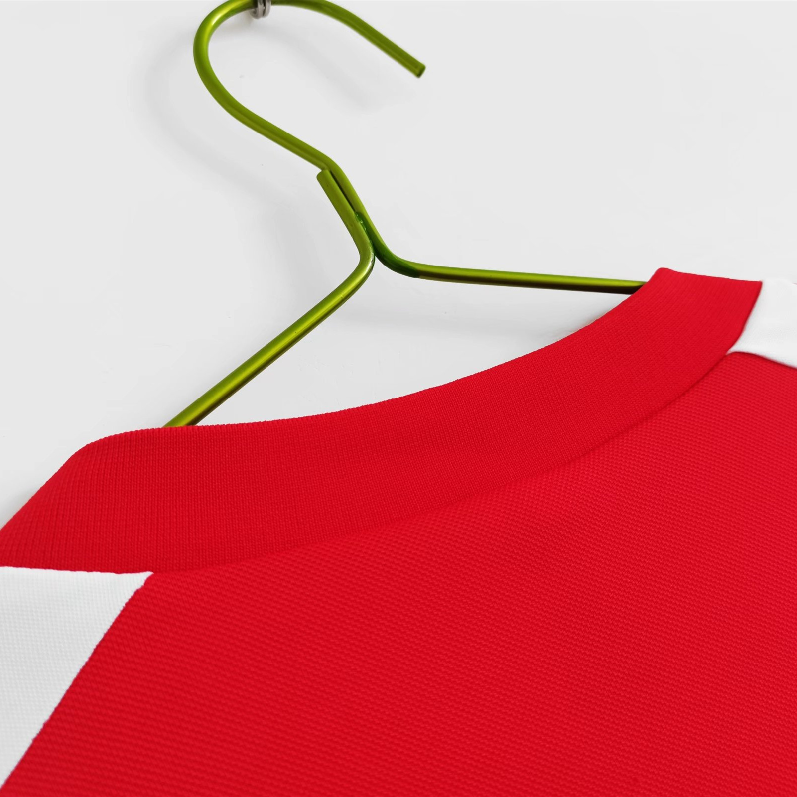 TKH-turbokithub-Retro Wales 1982 Home Stadium Jersey