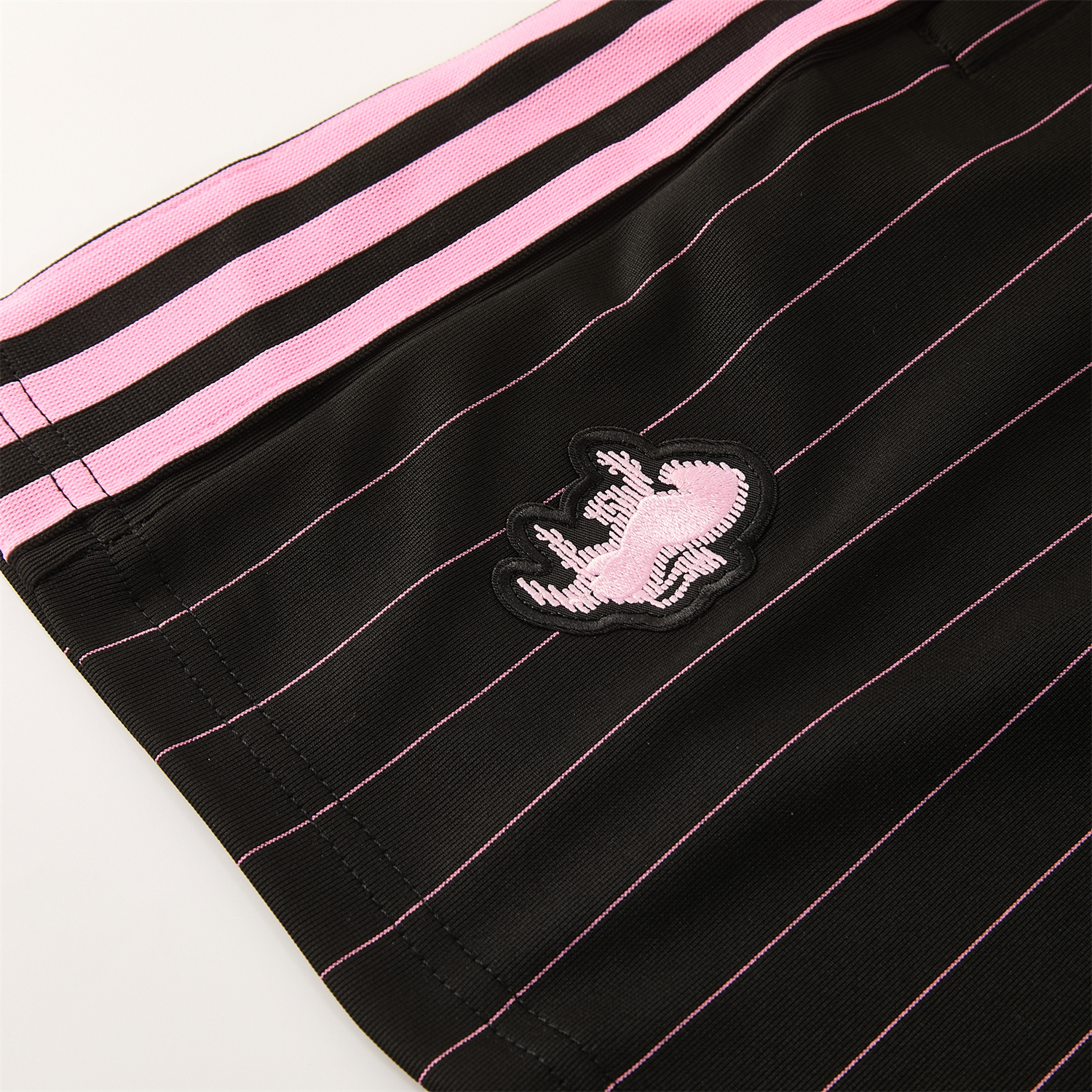 TKH-turbokithub-Juventus 26-27 Short-Sleeve Training Set - Pink Lines Black Top & Shorts