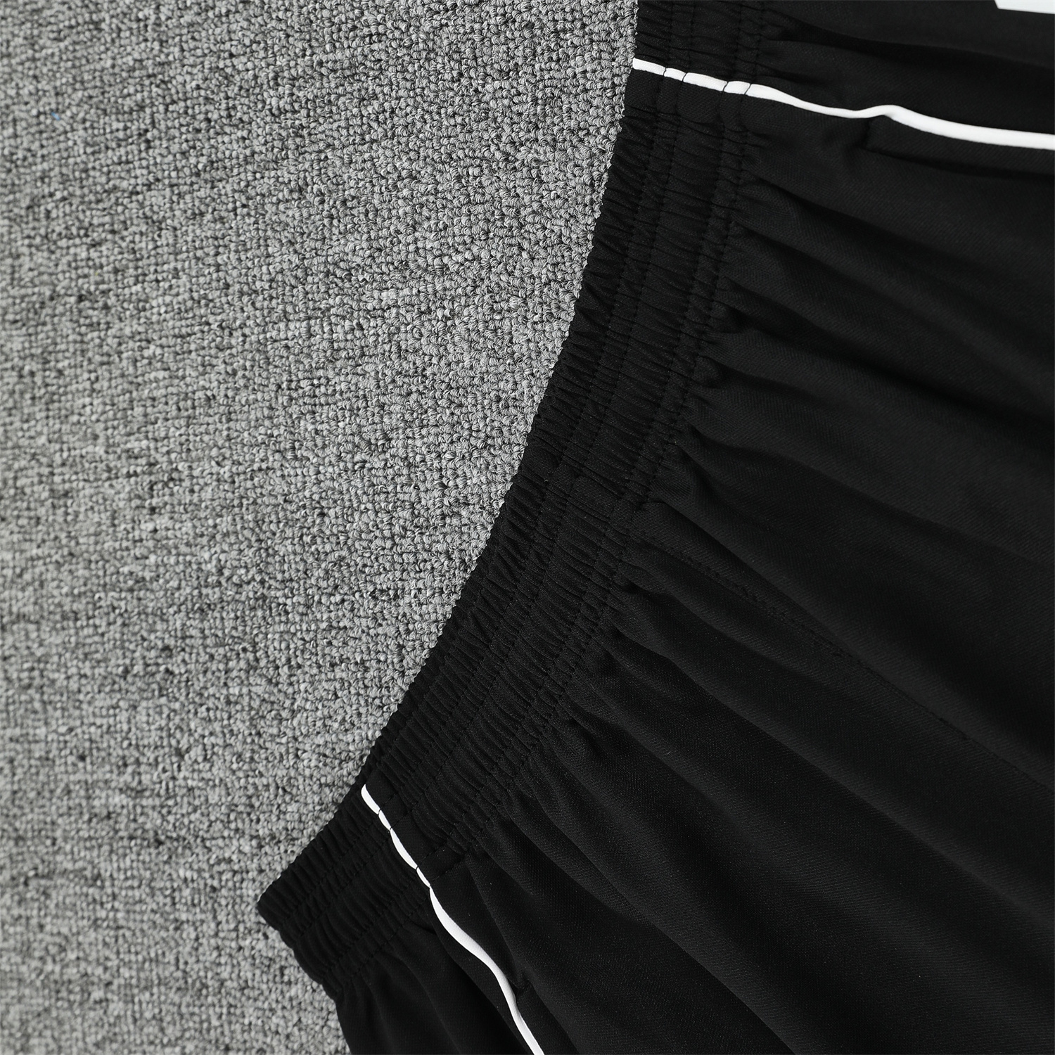 TKH-turbokithub-Real Madrid 25-26 Short-Sleeve Training Set - Grey Arrow Pattern Top & Black Shorts