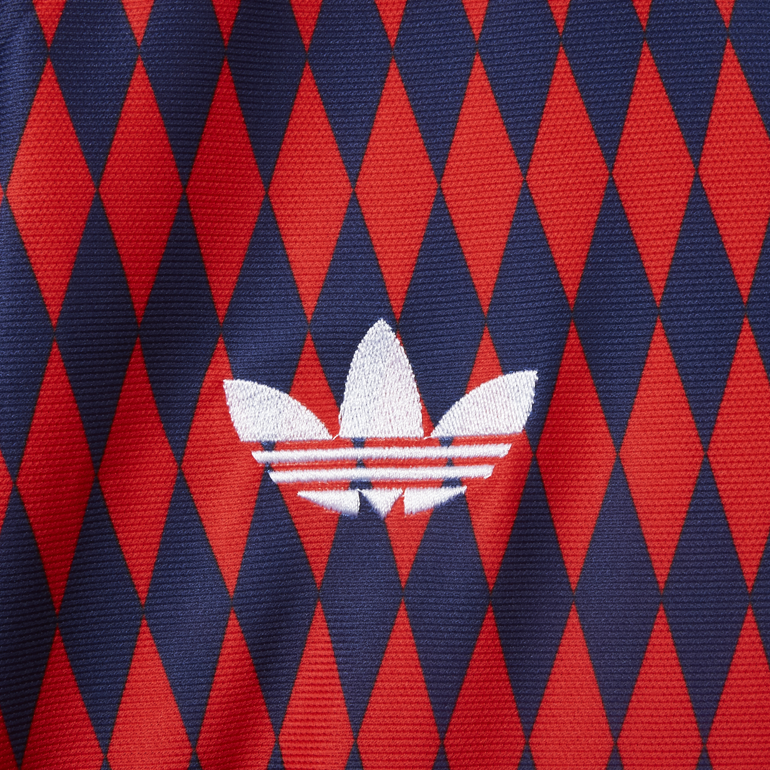 TKH-turbokithub-Bayern Munich 25-26 Trefoil Retro Style Red And Deep Blue Jersey - Fans Version