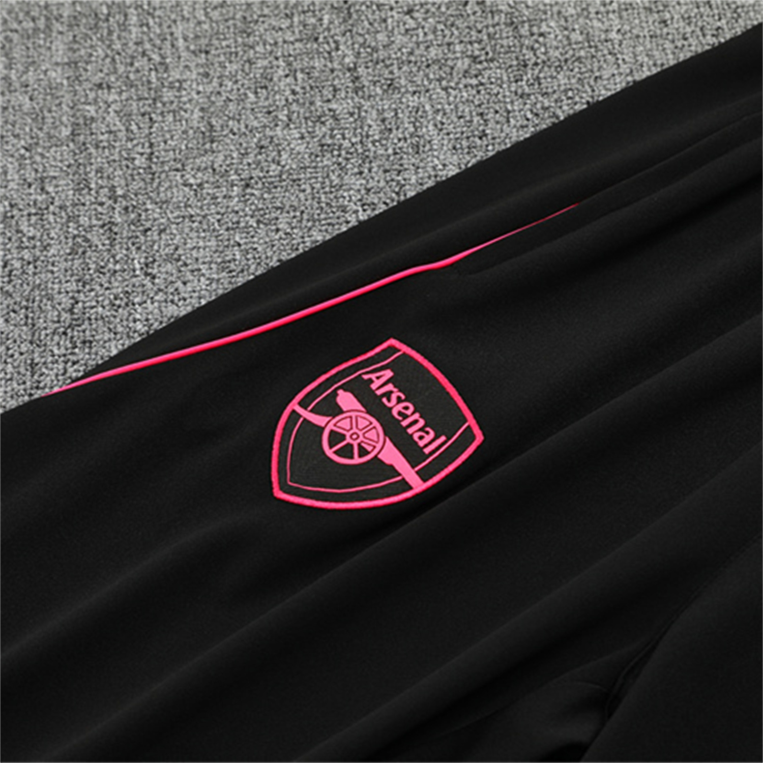 TKH-turbokithub-Arsenal 25-26 Long Sleeve Training Set - Pink Logo Black Top & Black Pants