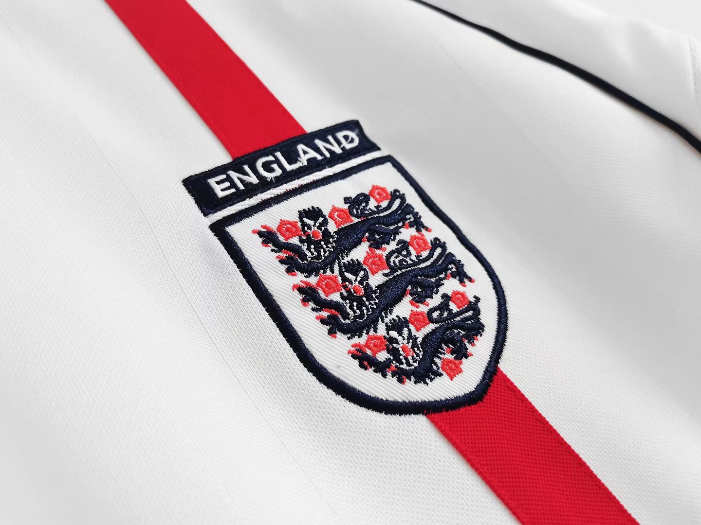 TKH-turbokithub-Retro England 2002 Home Stadium Jersey