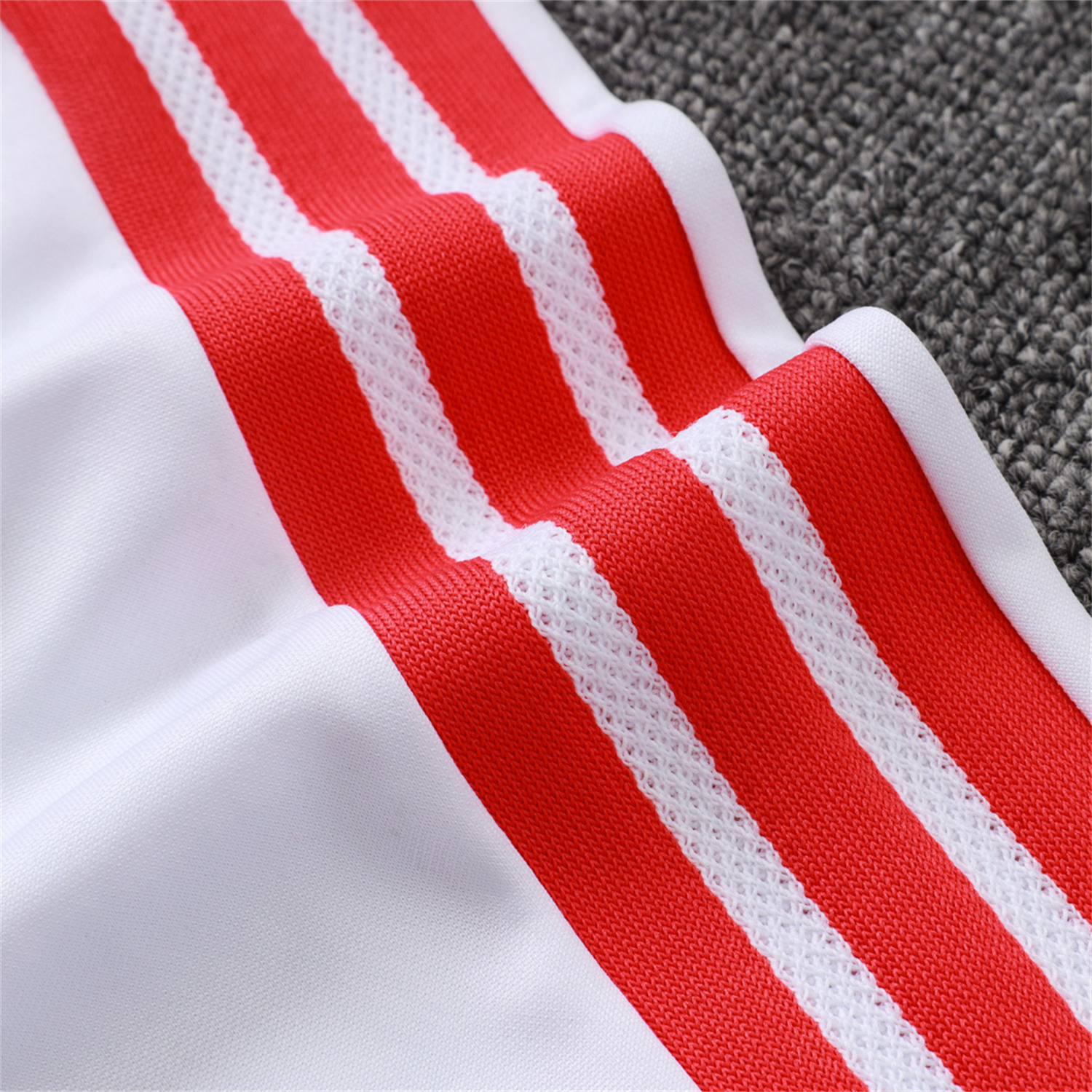 TKH-turbokithub-Colombia 2026 Long Sleeve Training Set - White Top & Black Pants