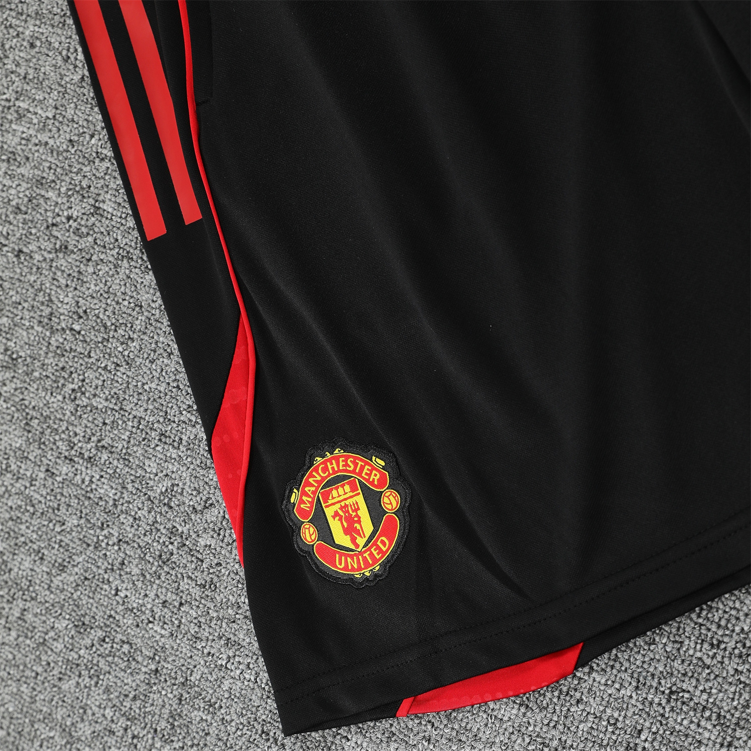 TKH-turbokithub-Manchester United 25-26 Short-Sleeve Training Set - Red Black Blocks White Top & Black Shorts