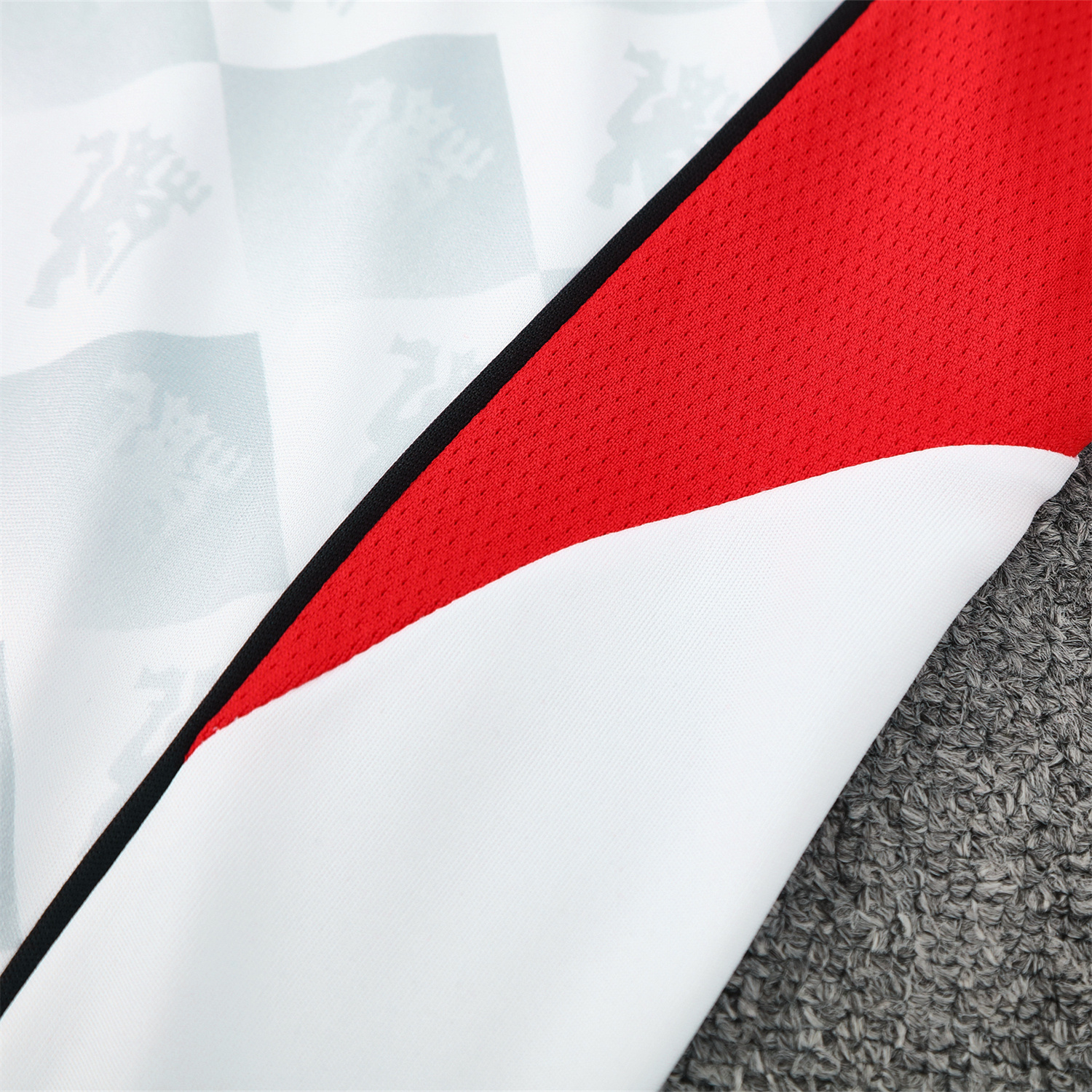 TKH-turbokithub-Manchester United 25-26 Short-Sleeve Training Set - Red Edge White Top & Black Shorts