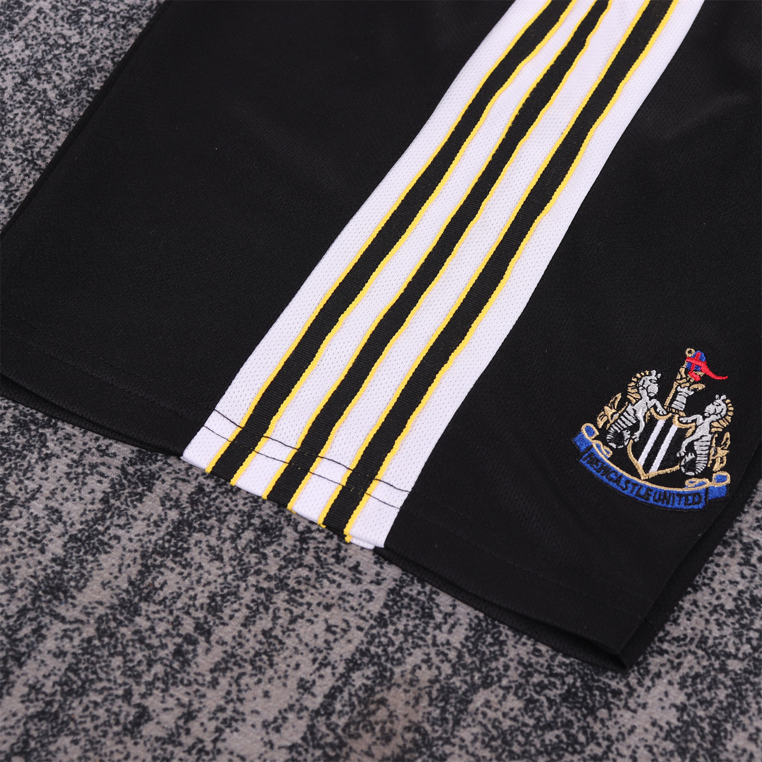 TKH-turbokithub-Retro Newcastle United 1997-99 Home Kids Kit