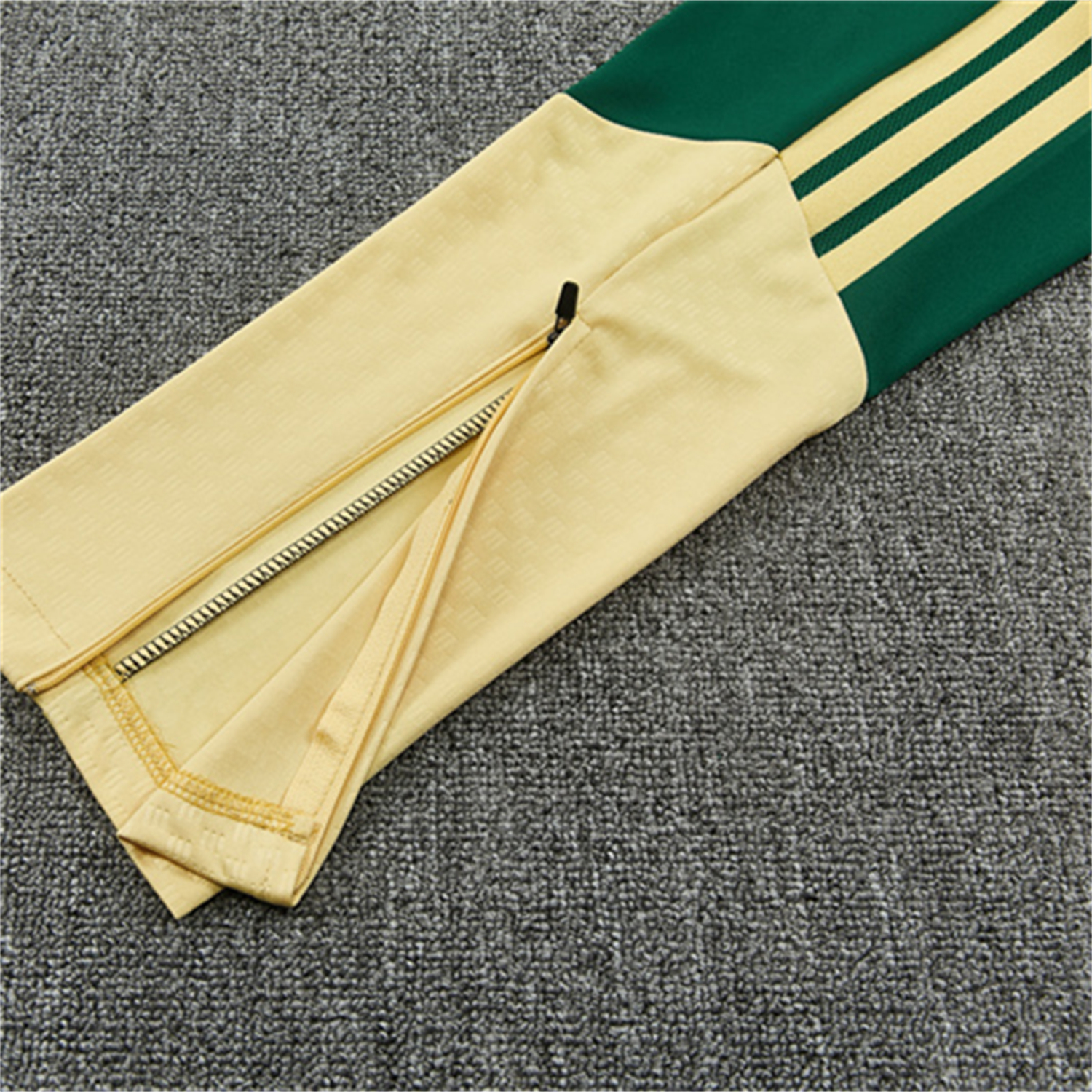 TKH-turbokithub-Real Madrid 26-27 Long Sleeves Training Set - Green Top And Green Pants