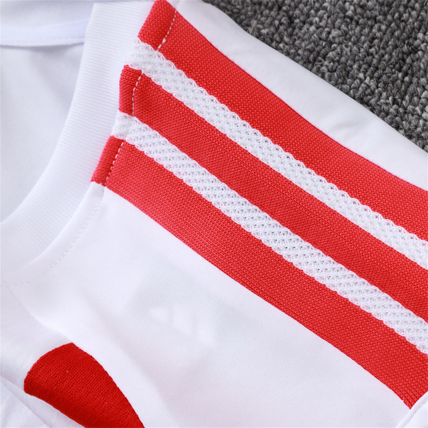 TKH-turbokithub-SC Internacional 2026 Vest Training Set - White Vest and Red Shorts