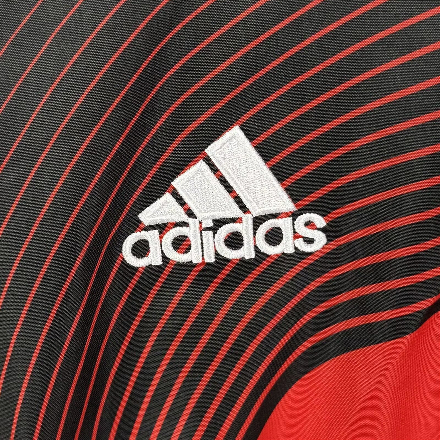 TKH-turbokithub-Retro AC Milan 2006-07 Home Windbreaker Jacket - Red With Black