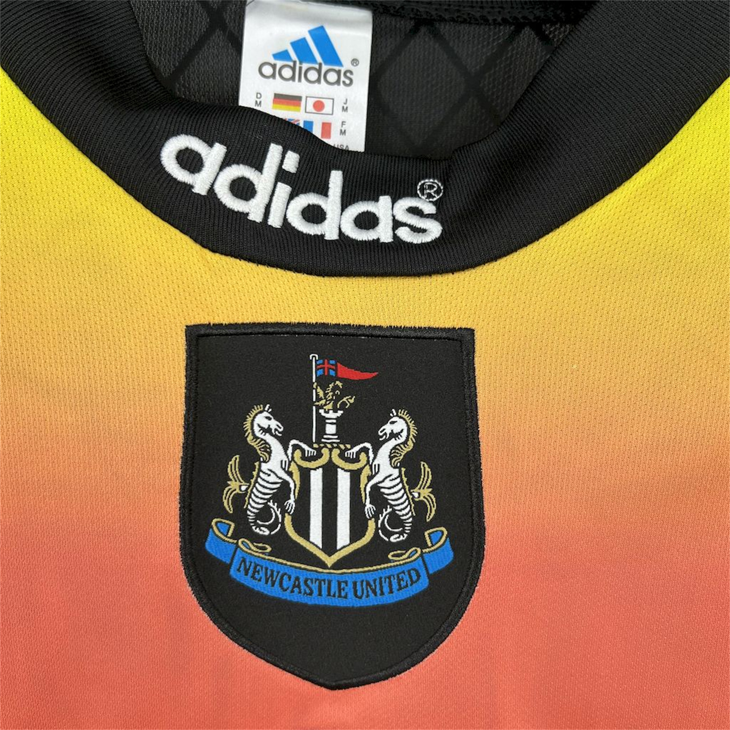TKH-turbokithub-Retro Newcastle United 1996-97 Long Sleeves Goalkeeper Jersey