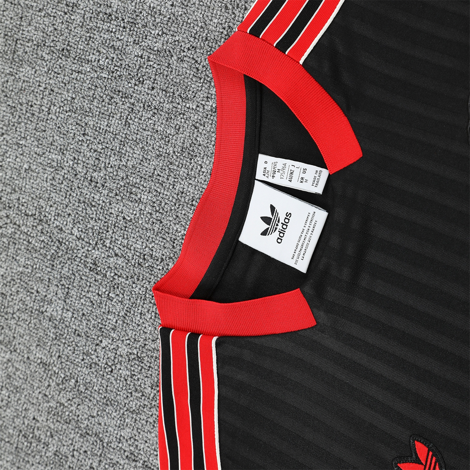 TKH-turbokithub-Manchester United 25-26 Short-Sleeve Training Set - Red Lines Black Top & Black Shorts