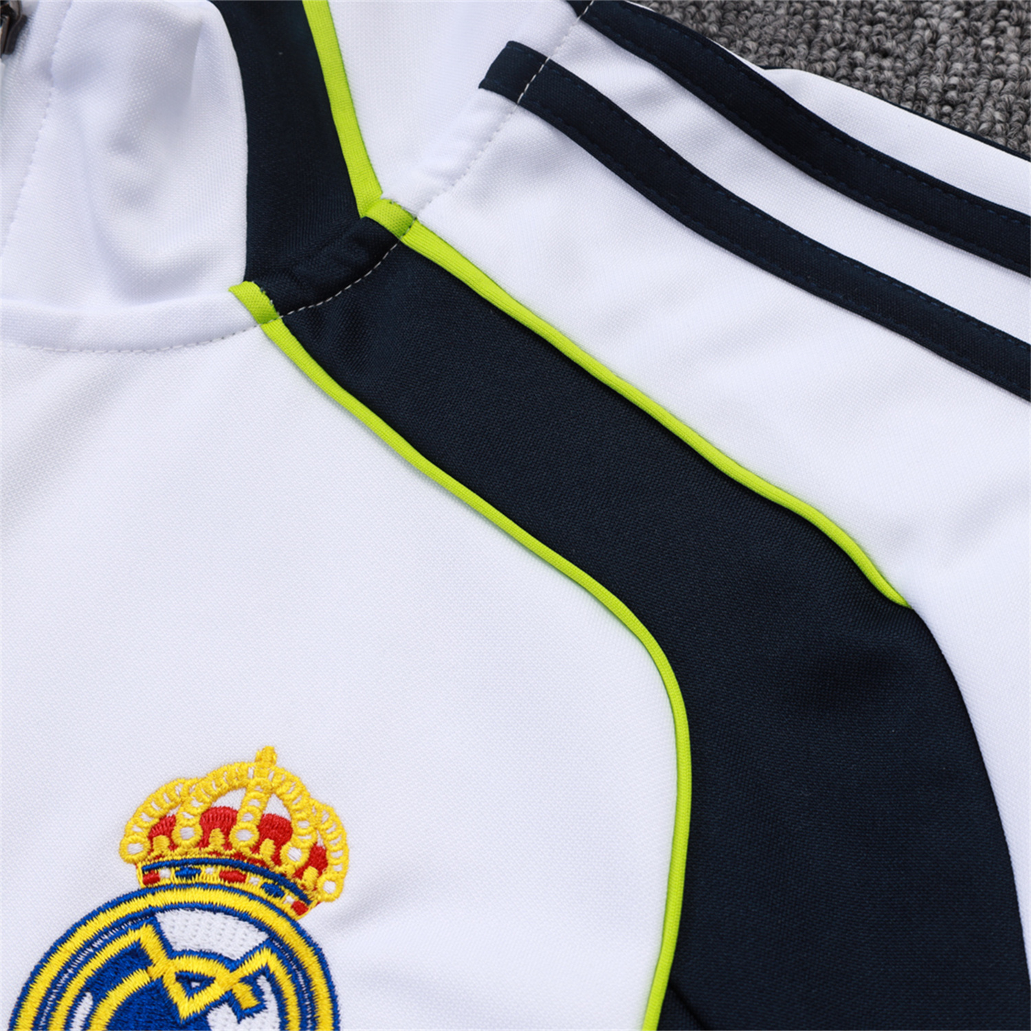 TKH-turbokithub-Real Madrid 25-26 Jacket Training Tracksuit - White Throwback Jackets & Black Pants