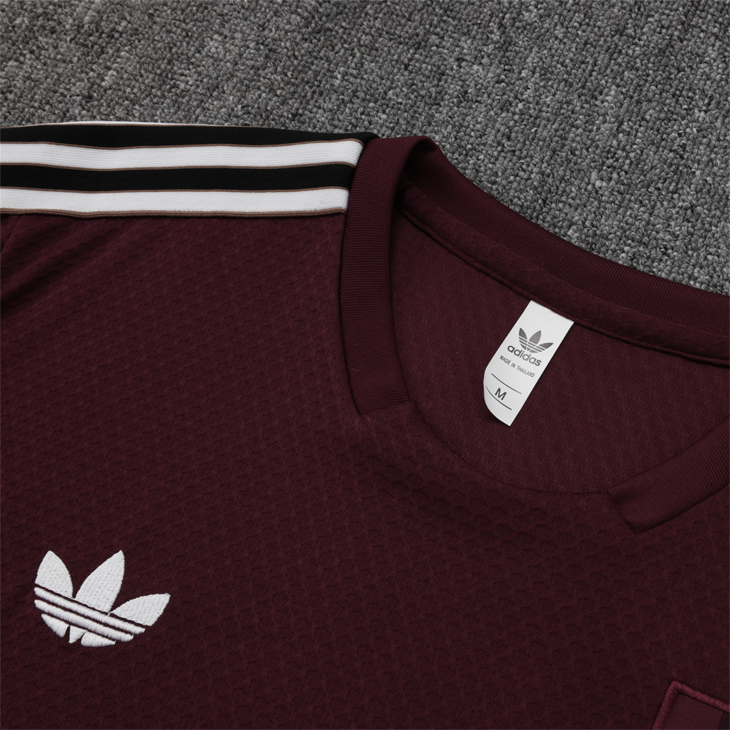 TKH-turbokithub-Ajax 25-26 Throwback Trefoil Short-Sleeve Training Set - Deep Red