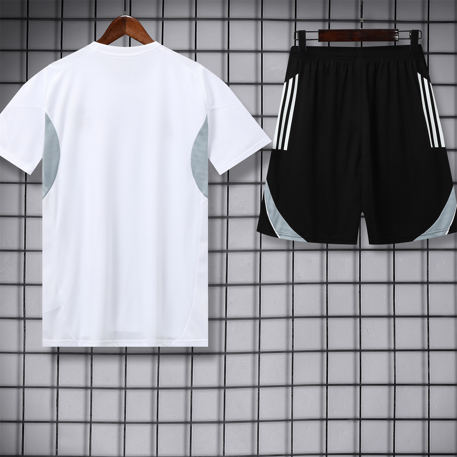 TKH-turbokithub-Real Madrid 25-26 Short-Sleeve Training Set - Grey And White Top & Black Shorts