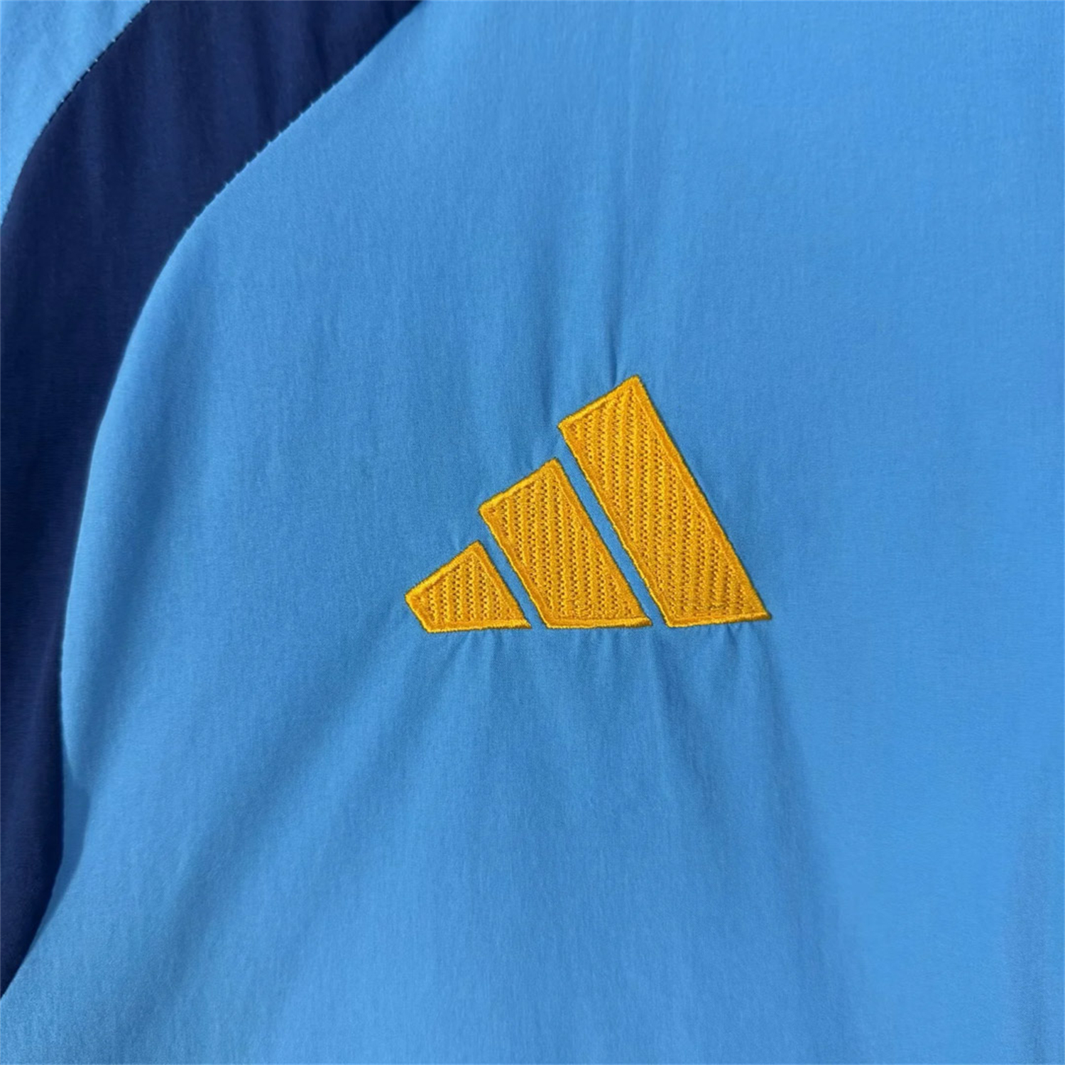 TKH-turbokithub-Spain 2026 Solid Travel Windbreaker - Light Blue