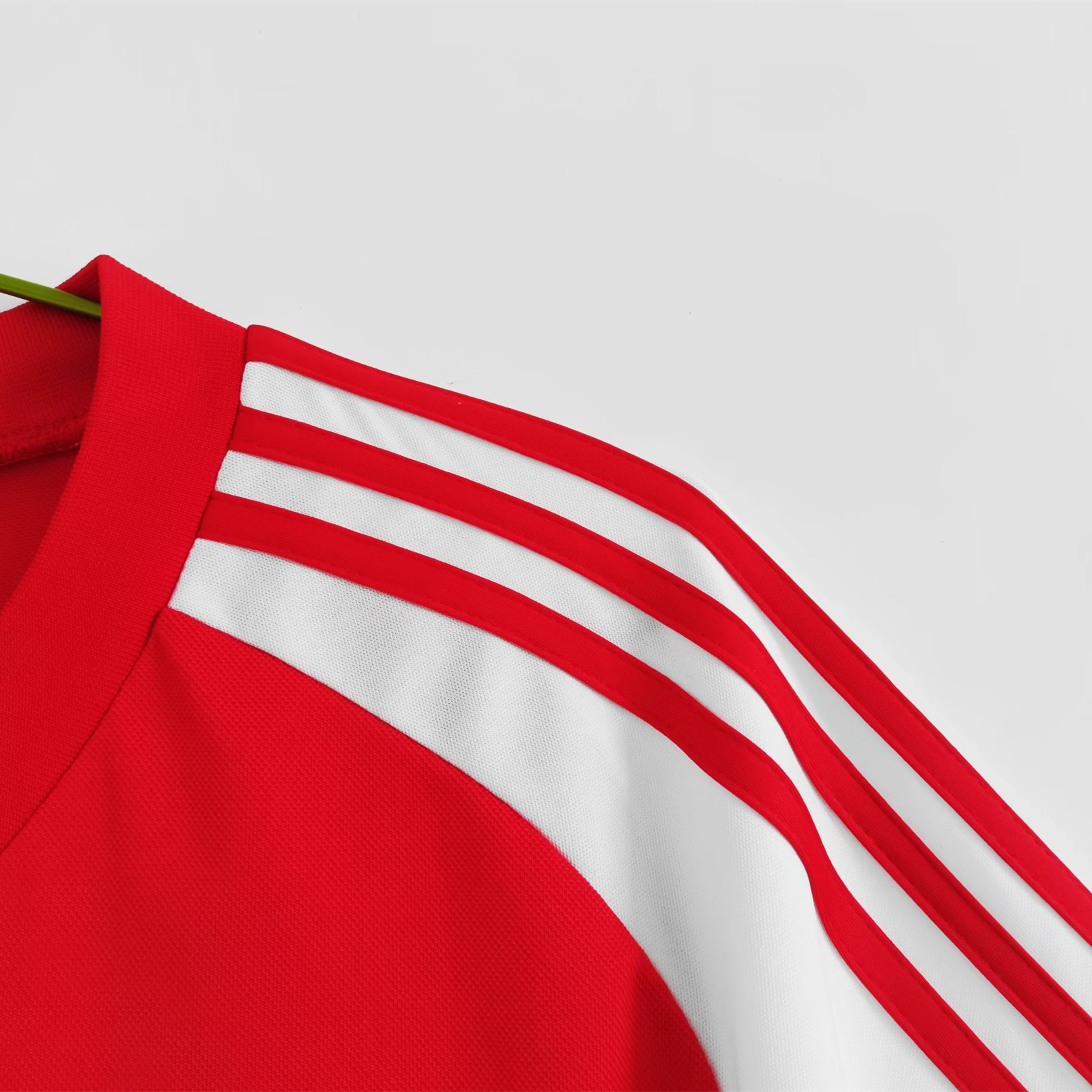 TKH-turbokithub-Retro Wales 1982 Home Stadium Jersey