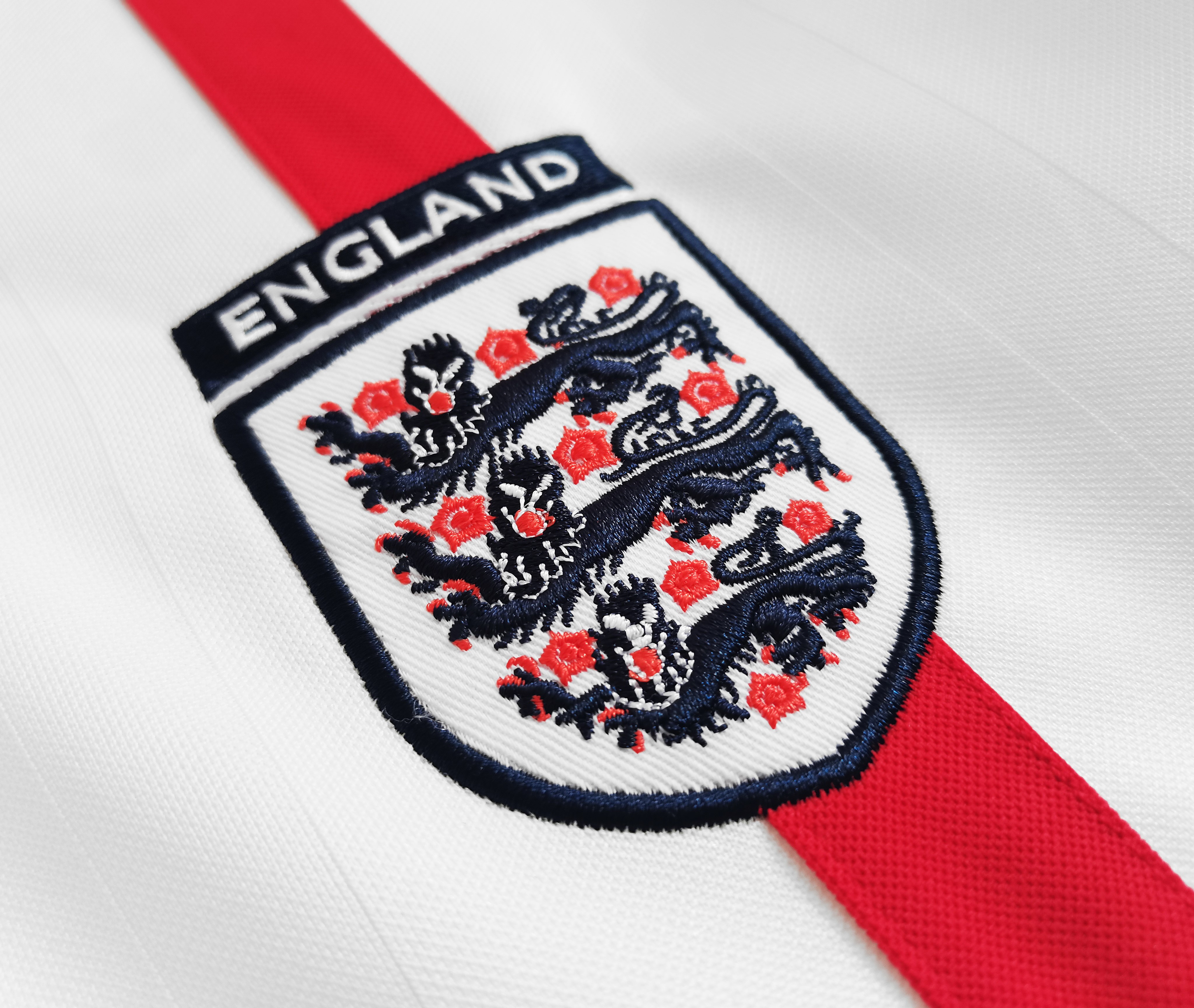 TKH-turbokithub-Retro England 2002 Home Stadium Long Sleeve Jersey
