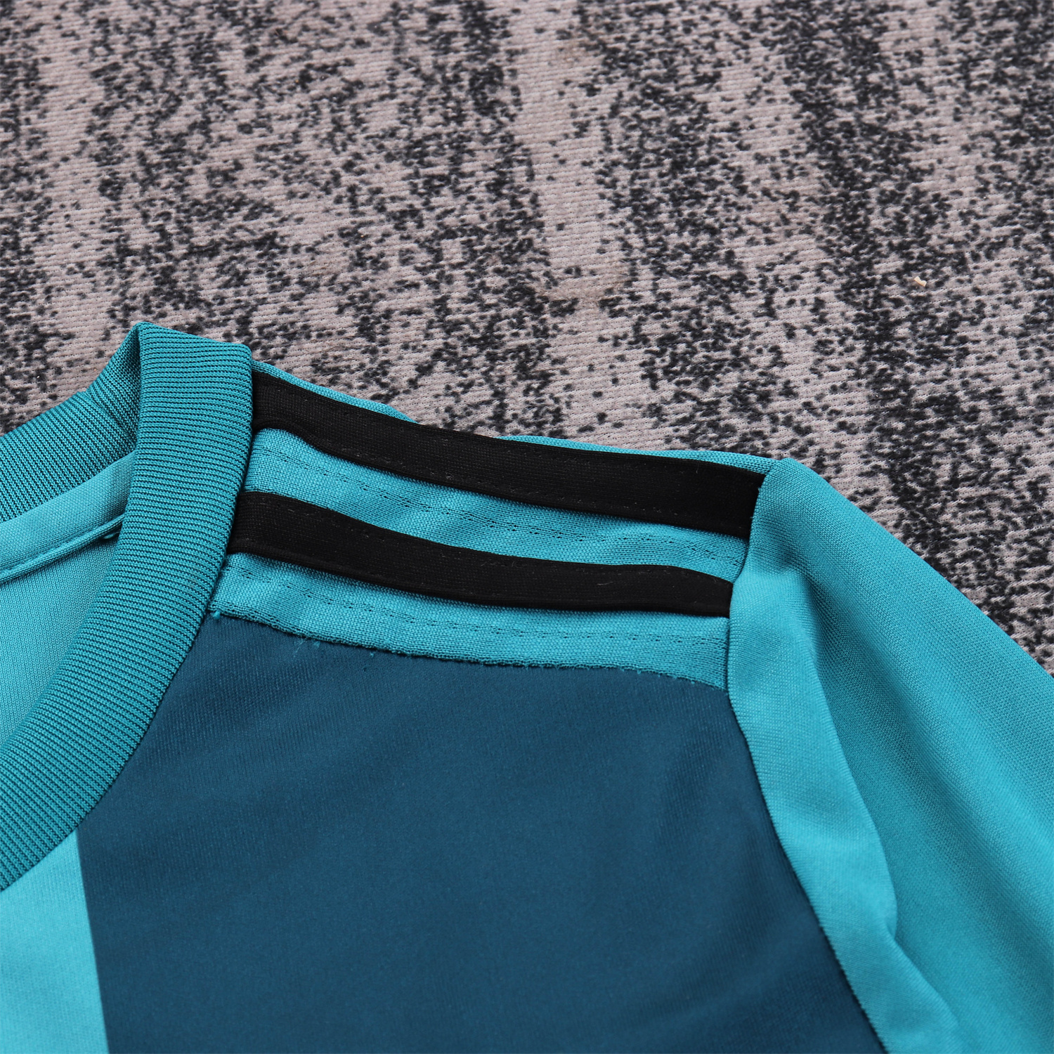 TKH-turbokithub-Retro Real Madrid 17-18 Third Long Sleeves Kids Kit