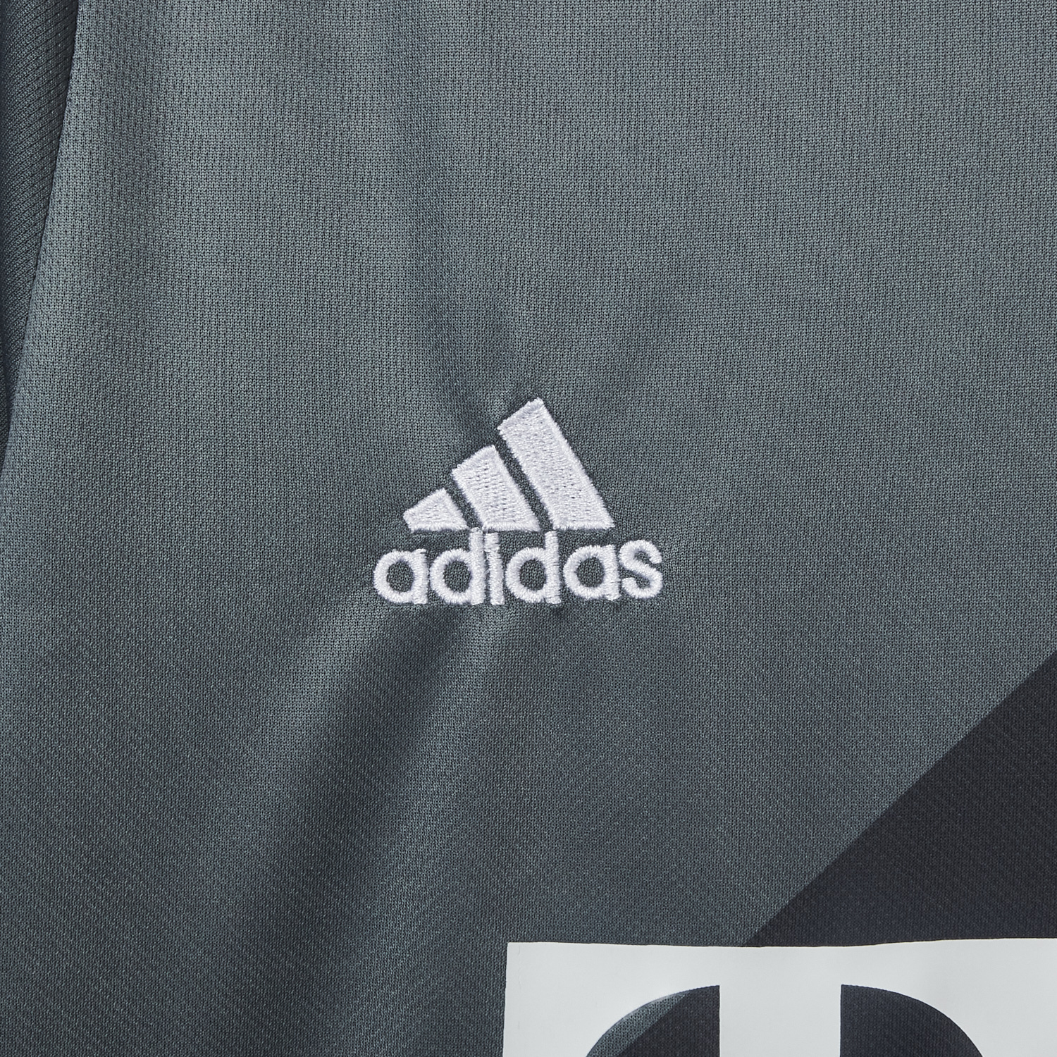 TKH-turbokithub-Retro Bayern Munich 2016-17 Away Jersey