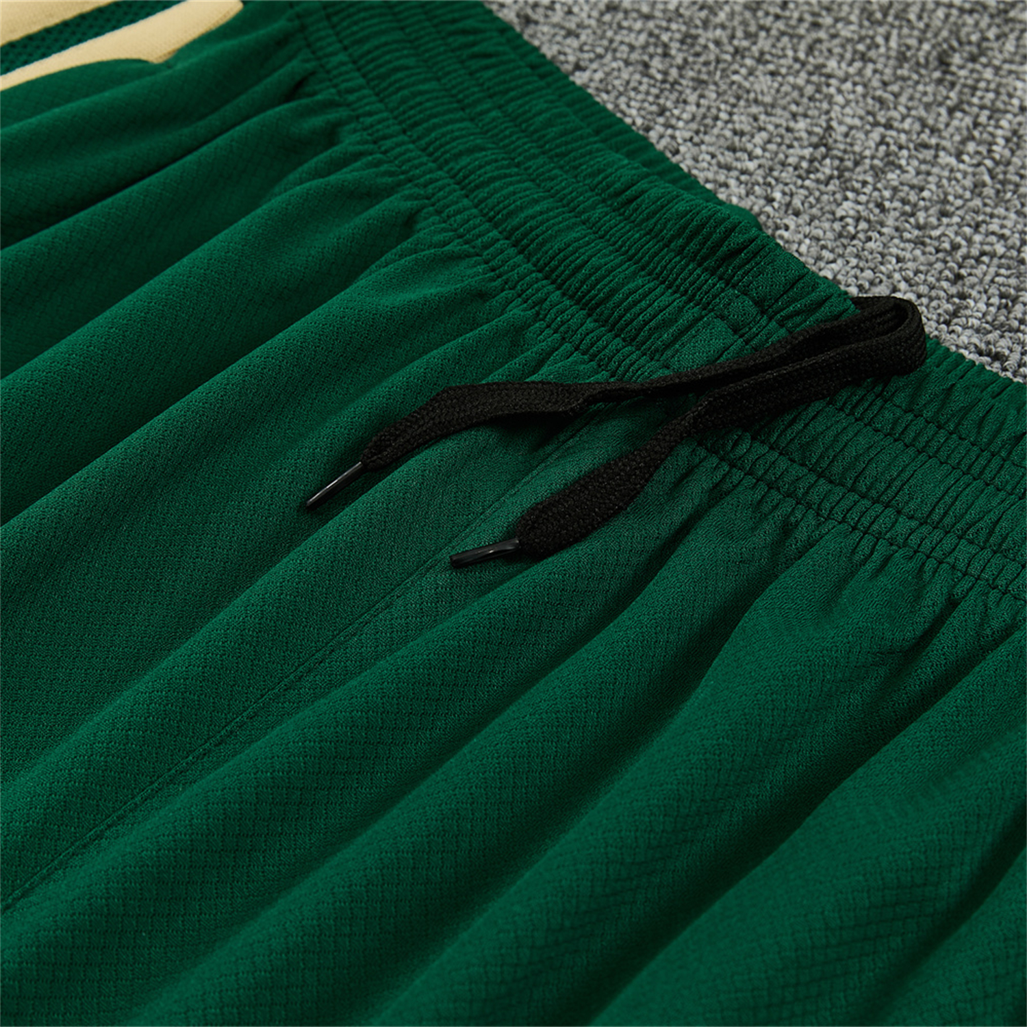 TKH-turbokithub-Italy 2026 Short-Sleeve Training Set - White With Green Accents Top & Green With White Pants