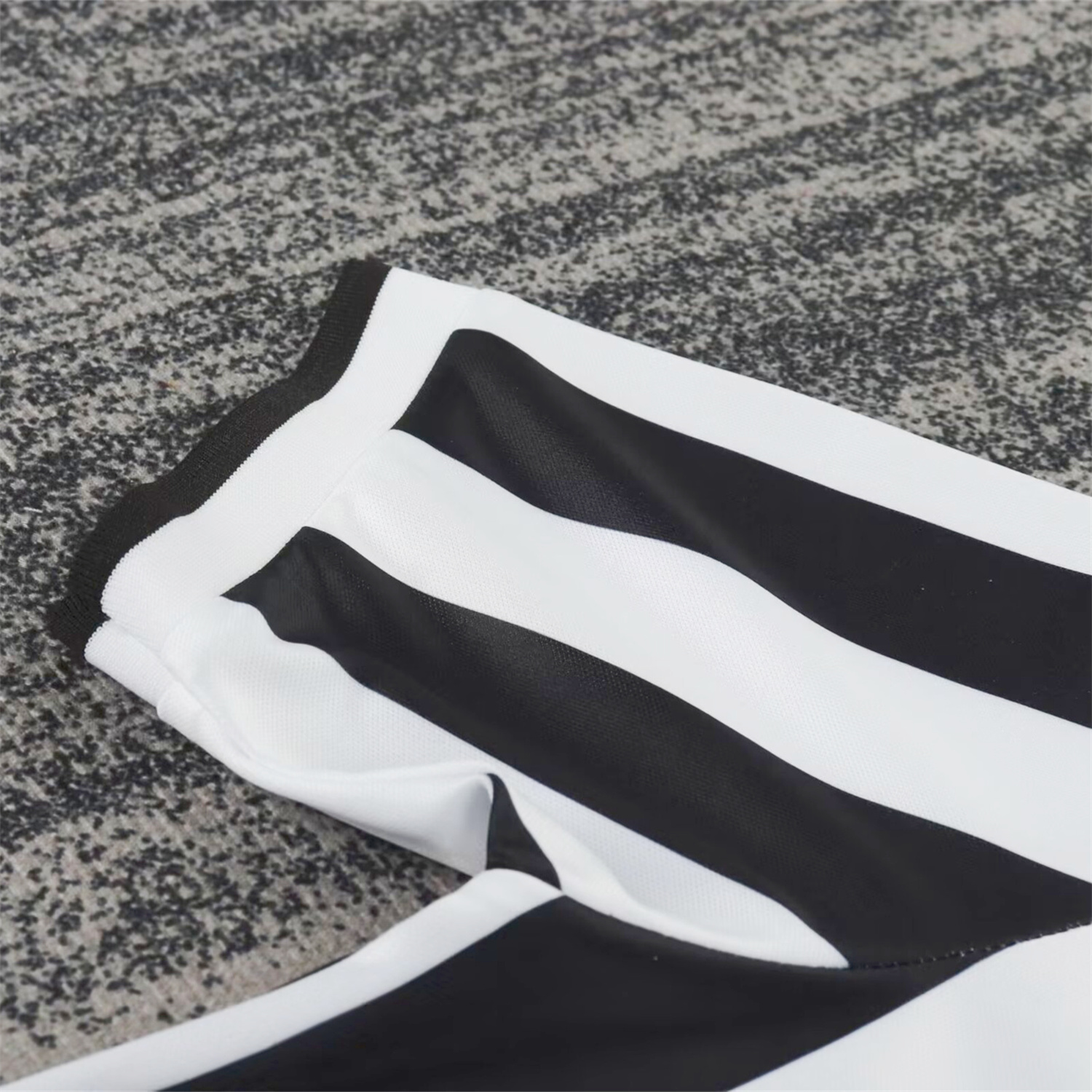 TKH-turbokithub-Retro Juventus 1995-97 Home Kids Kit