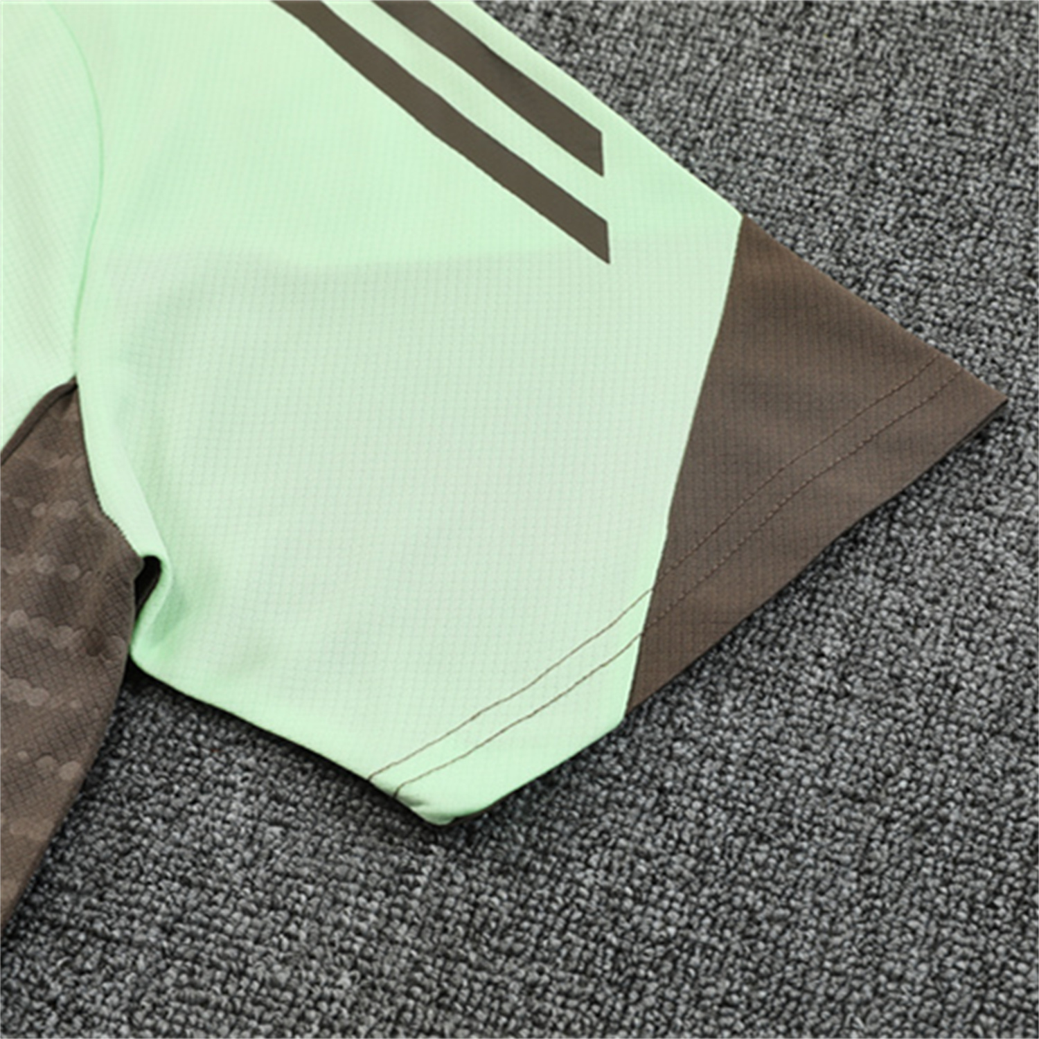 TKH-turbokithub-Real Madrid 25-26 Kids Short-Sleeve Training Set - Light Green Top and Dark Khaki Shorts