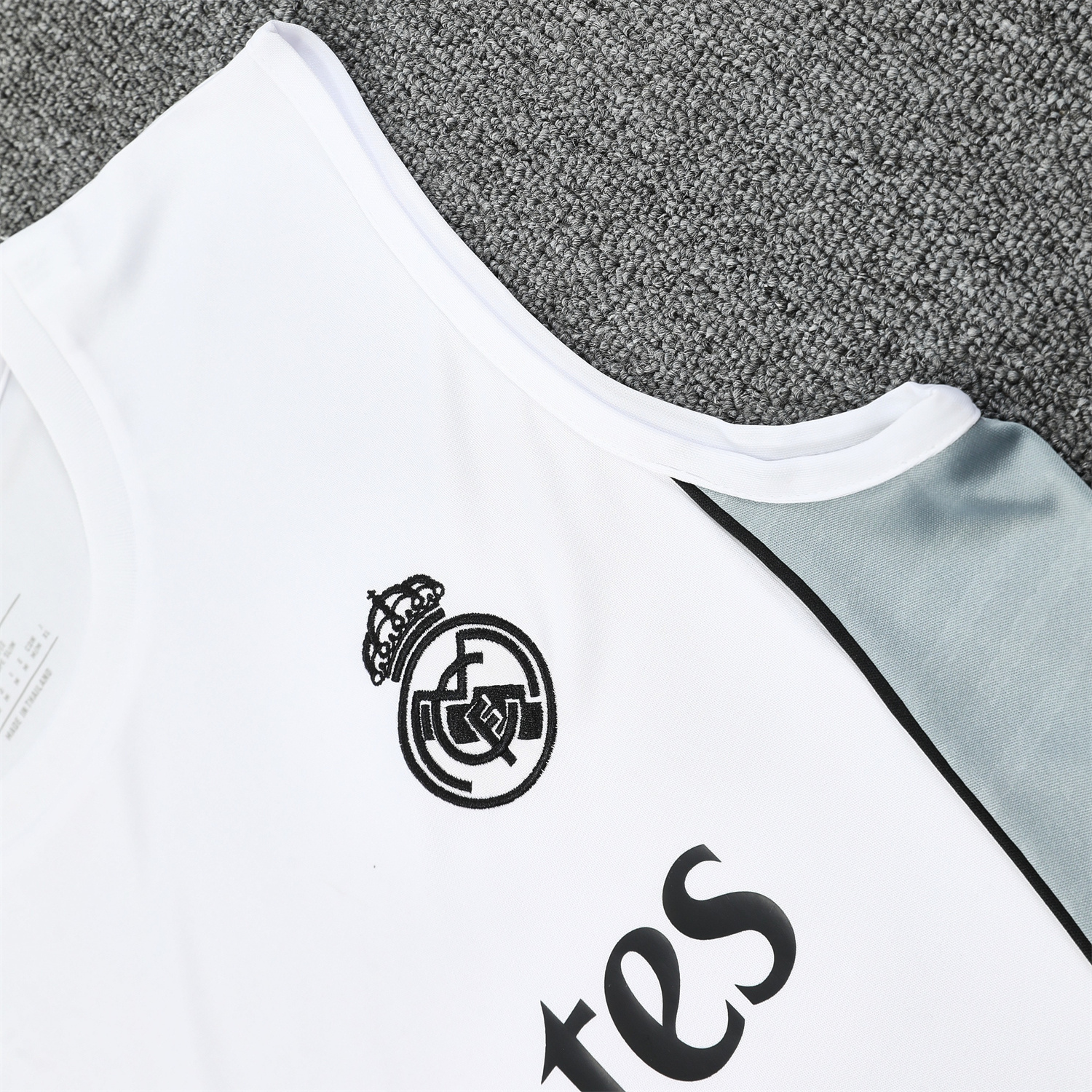 TKH-turbokithub-Real Madrid 25-26 Vest Training Set - Grey And White Vest & Black Shorts